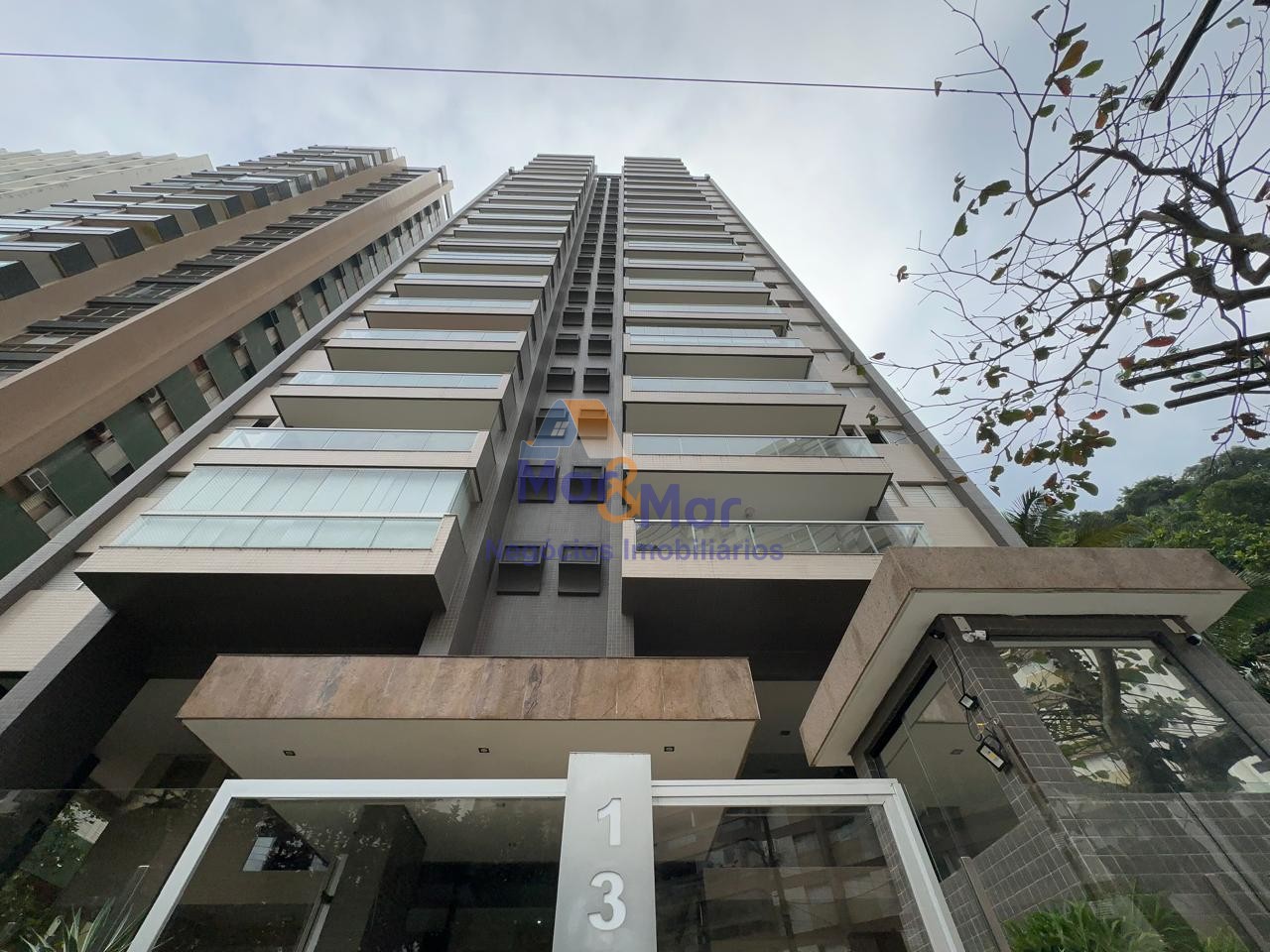 Apartamento na Praia das Pitangueiras, Guarujá - SP