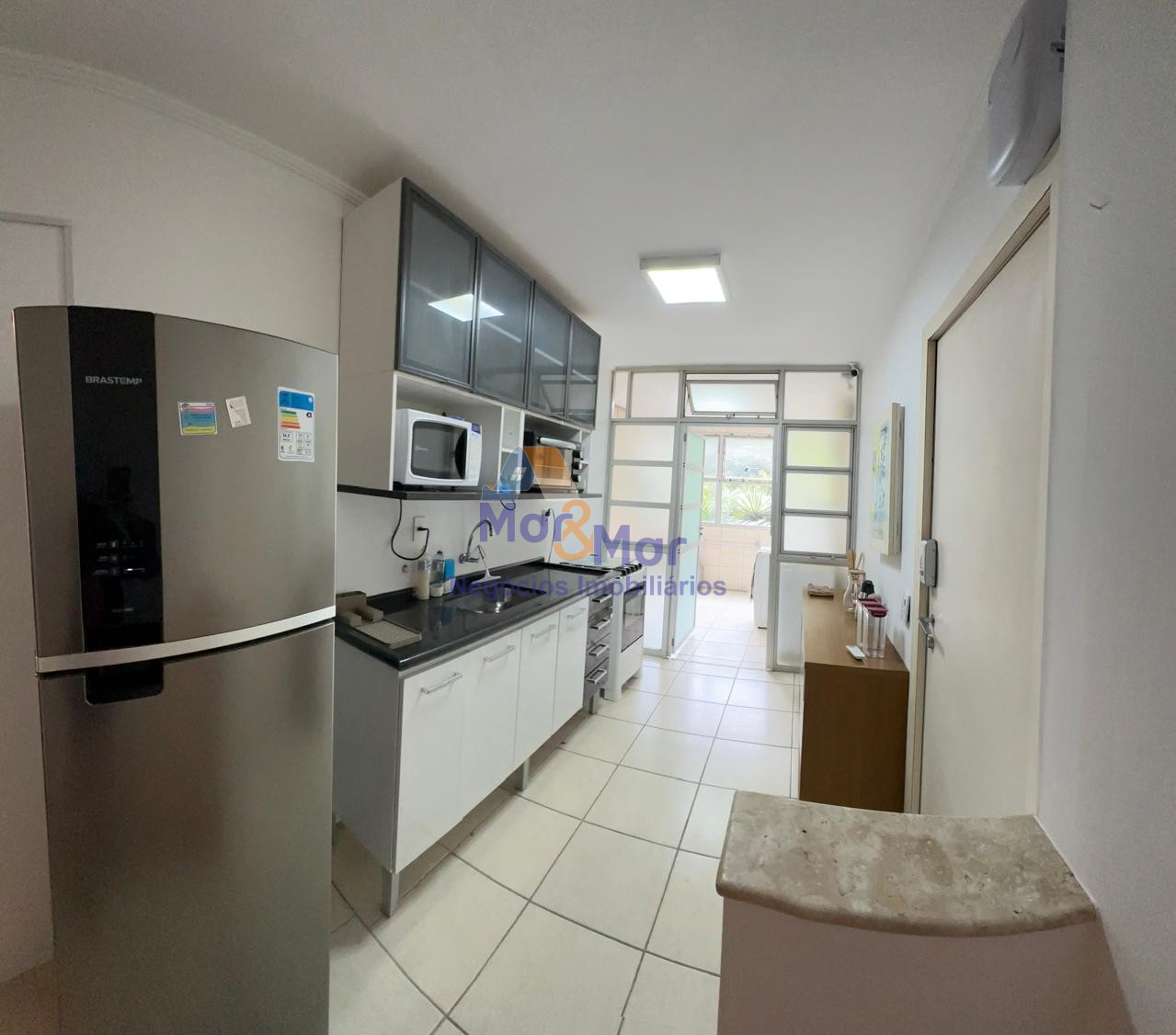 Apartamento na Praia das Pitangueiras, Guarujá - SP