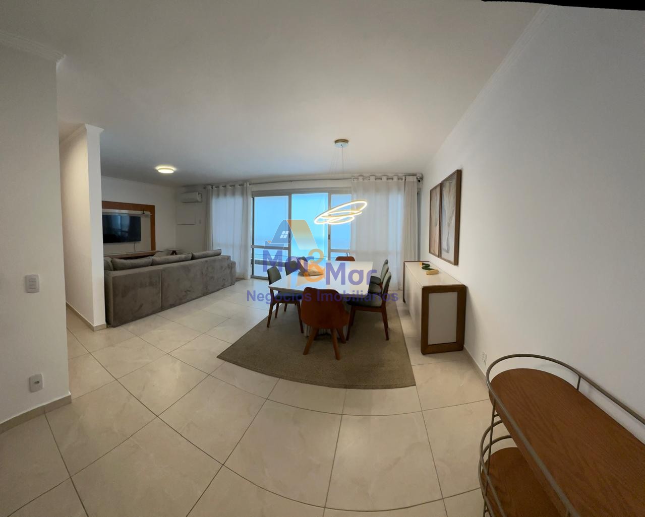 Apartamento na Praia das Pitangueiras, Guarujá - SP