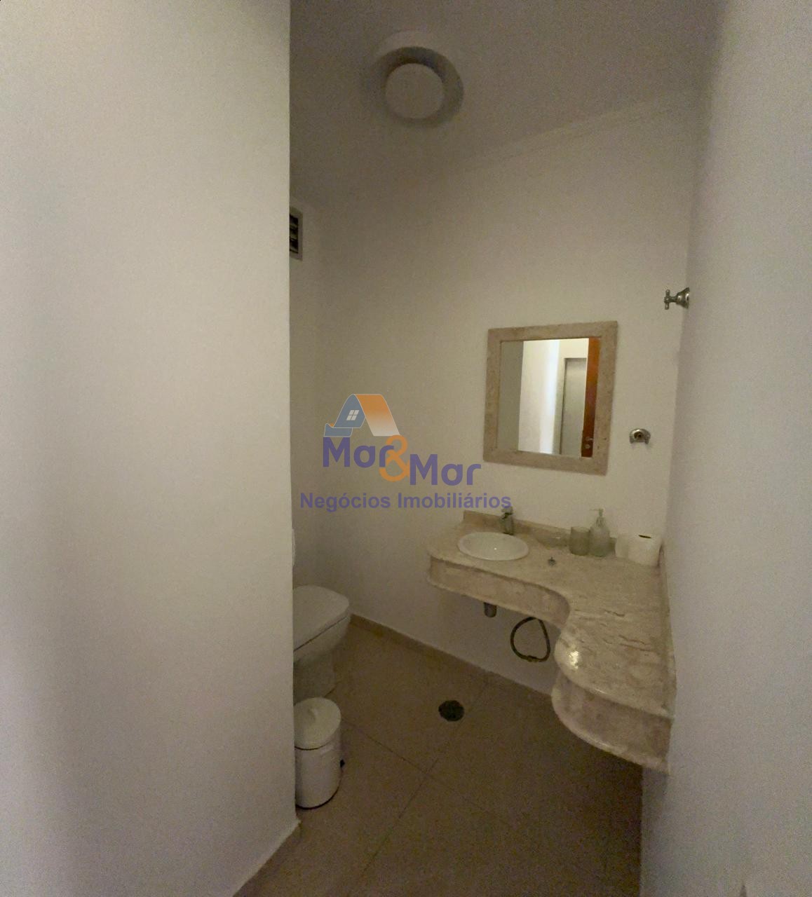 Apartamento na Praia das Pitangueiras, Guarujá - SP