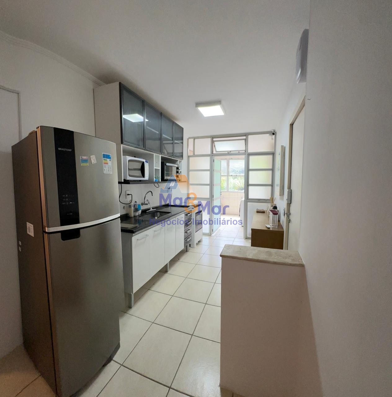 Apartamento na Praia das Pitangueiras, Guarujá - SP