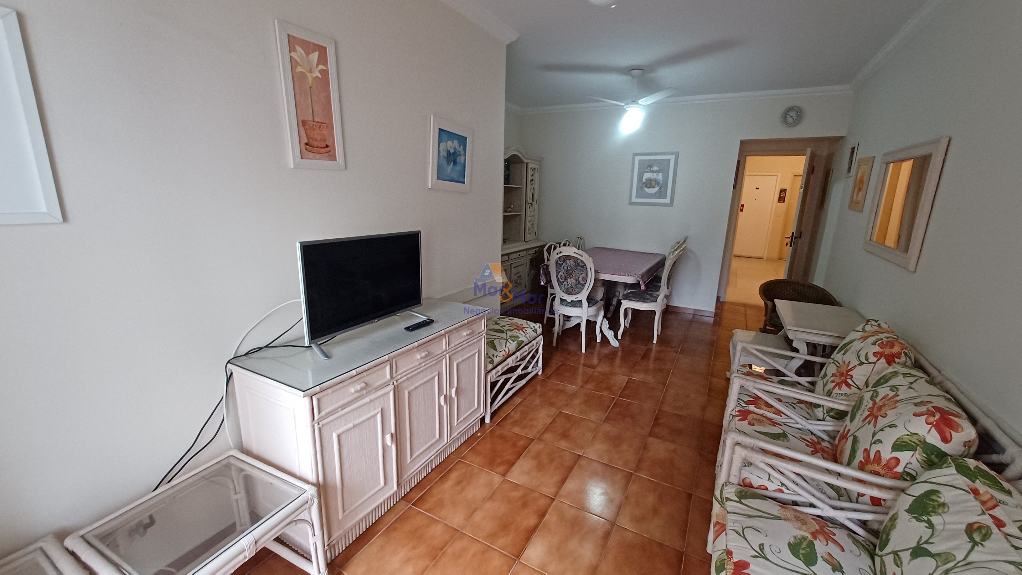 Apartamento na Praia da Enseada, Guarujá - SP