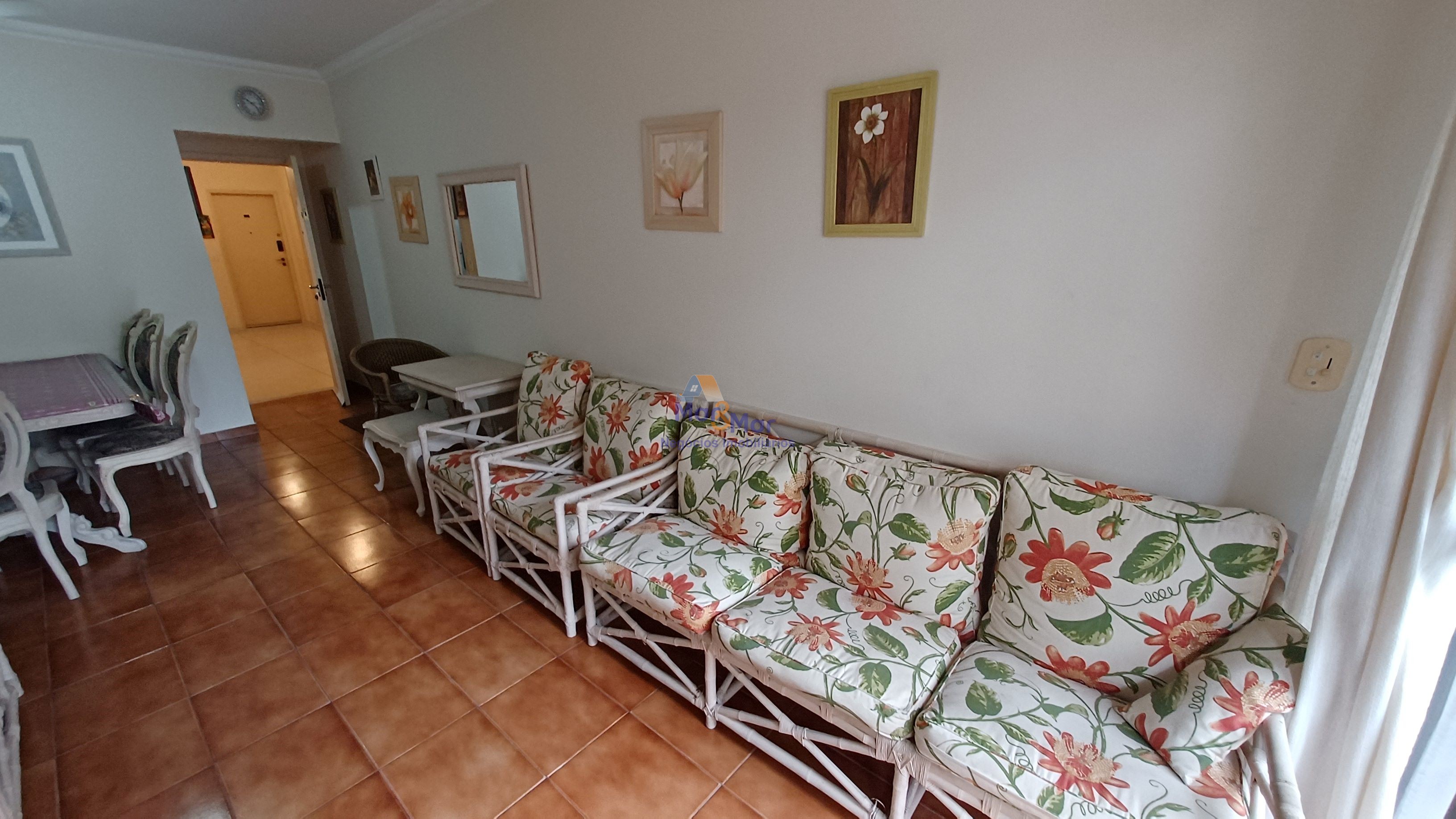 Apartamento na Praia da Enseada, Guarujá - SP