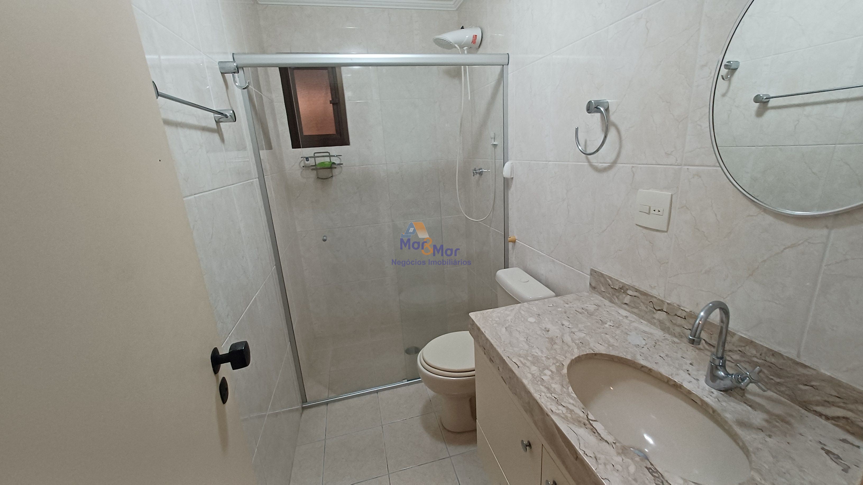 Apartamento na Praia da Enseada, Guarujá - SP