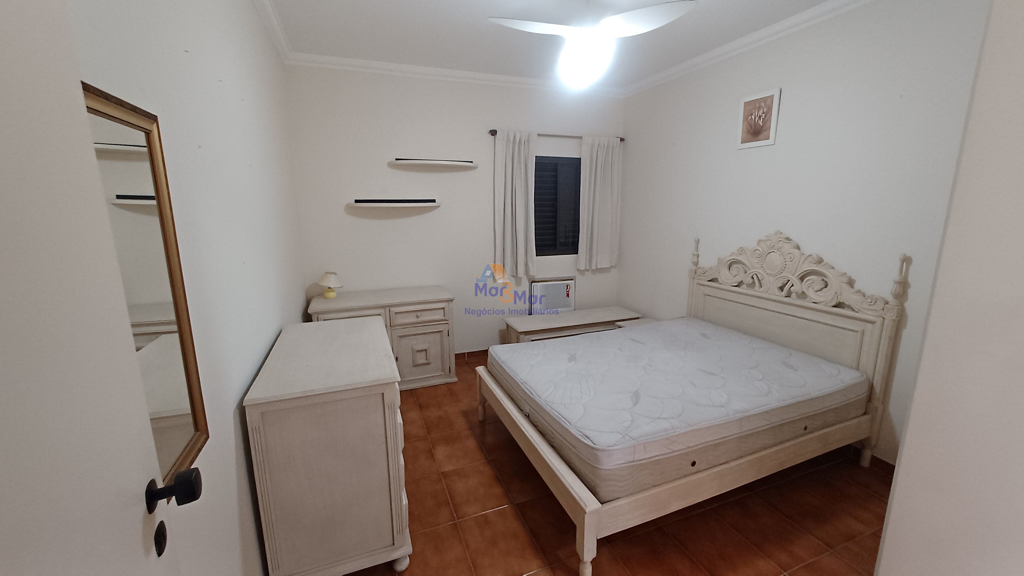 Apartamento na Praia da Enseada, Guarujá - SP