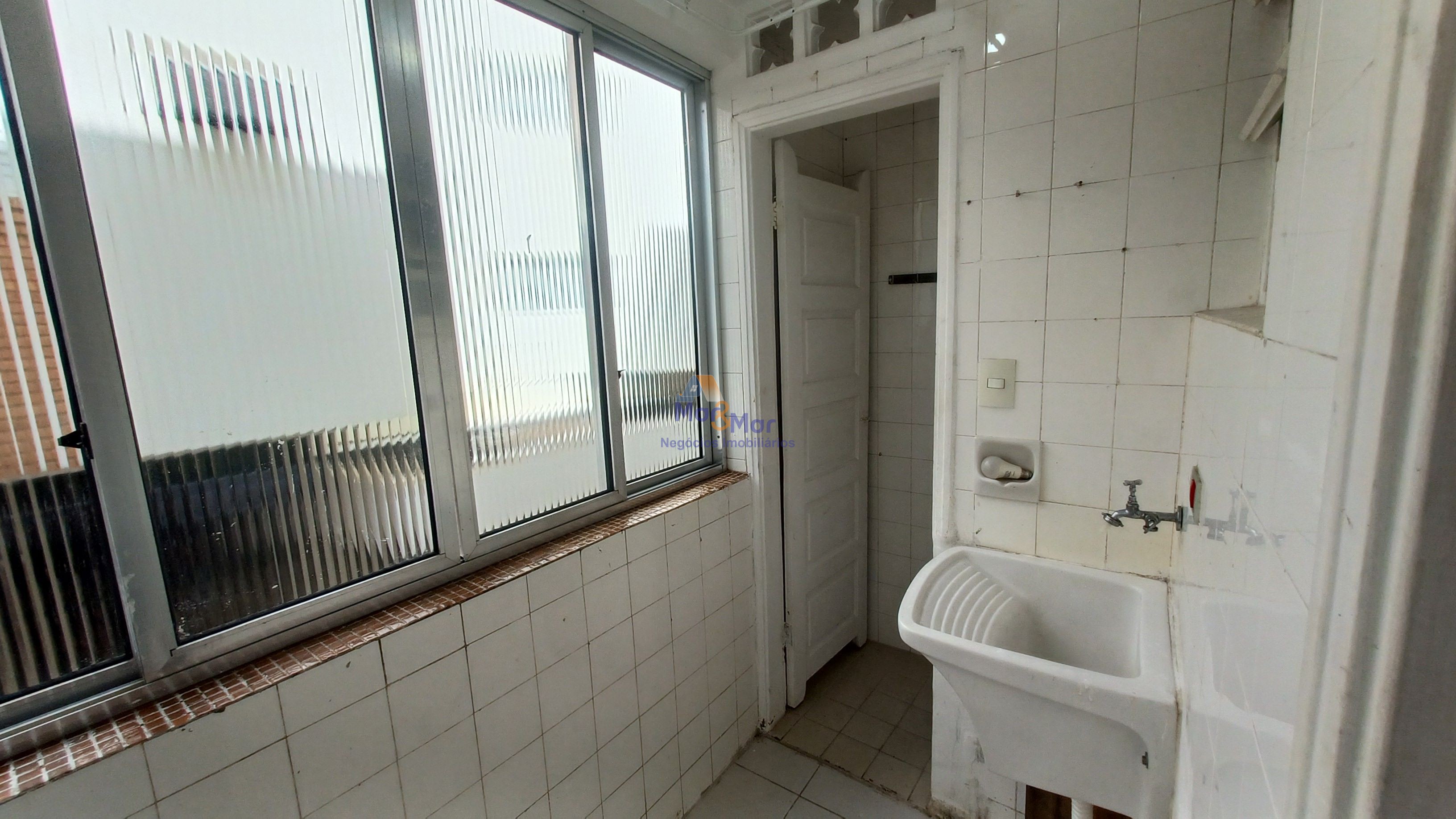Apartamento na Praia da Enseada, Guarujá - SP
