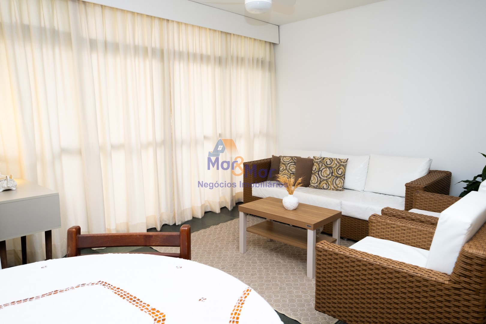 Apartamento na Praia da Enseada, Guarujá - SP
