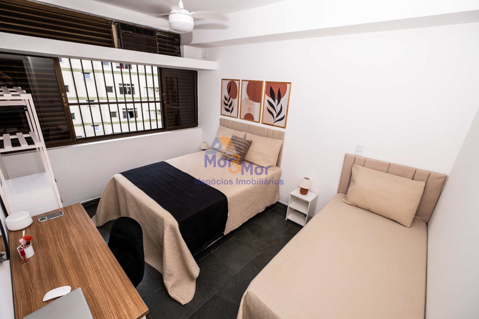Apartamento na Praia da Enseada, Guarujá - SP