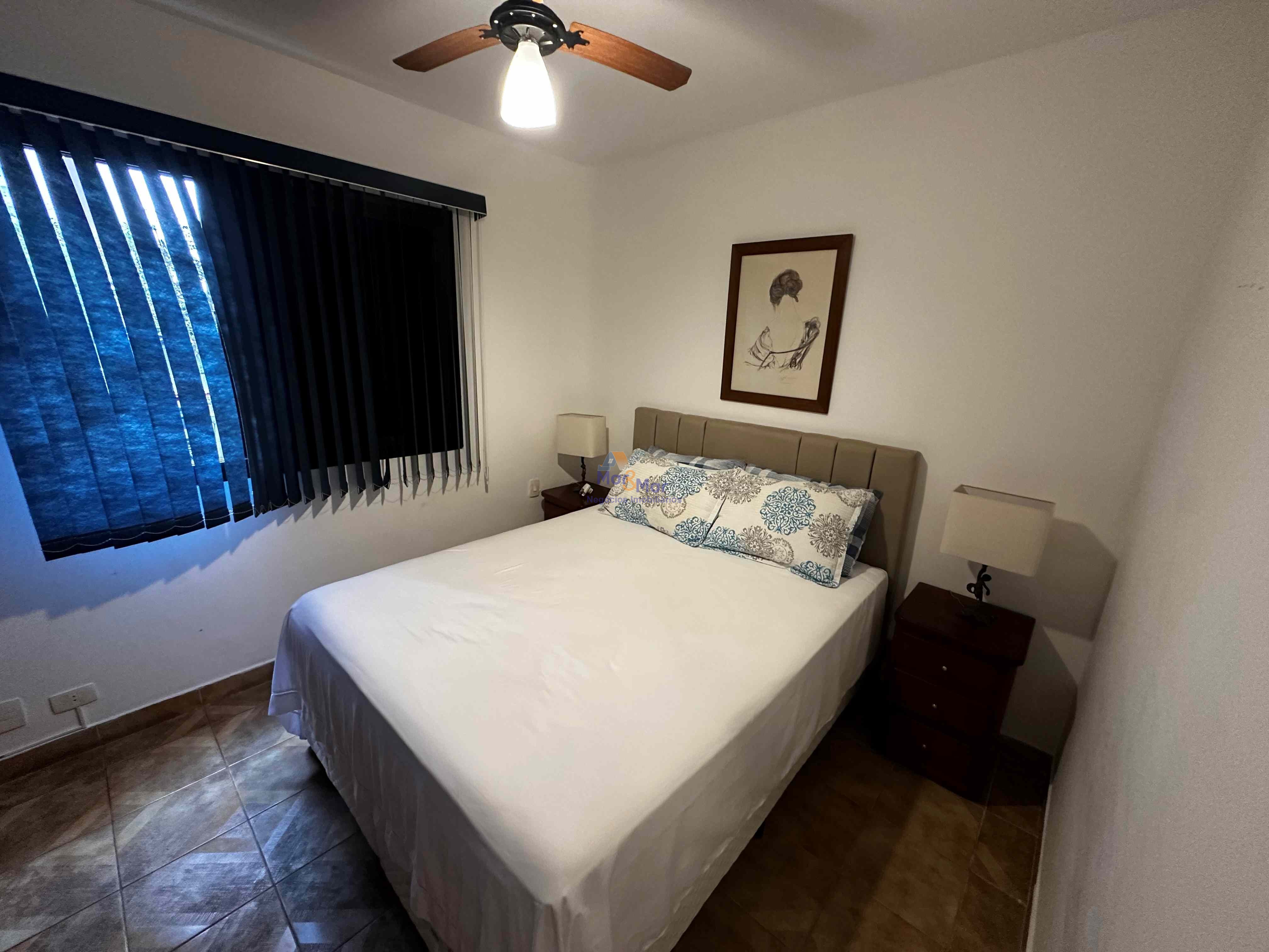 Apartamento na Praia das Pitangueiras, Guarujá - SP