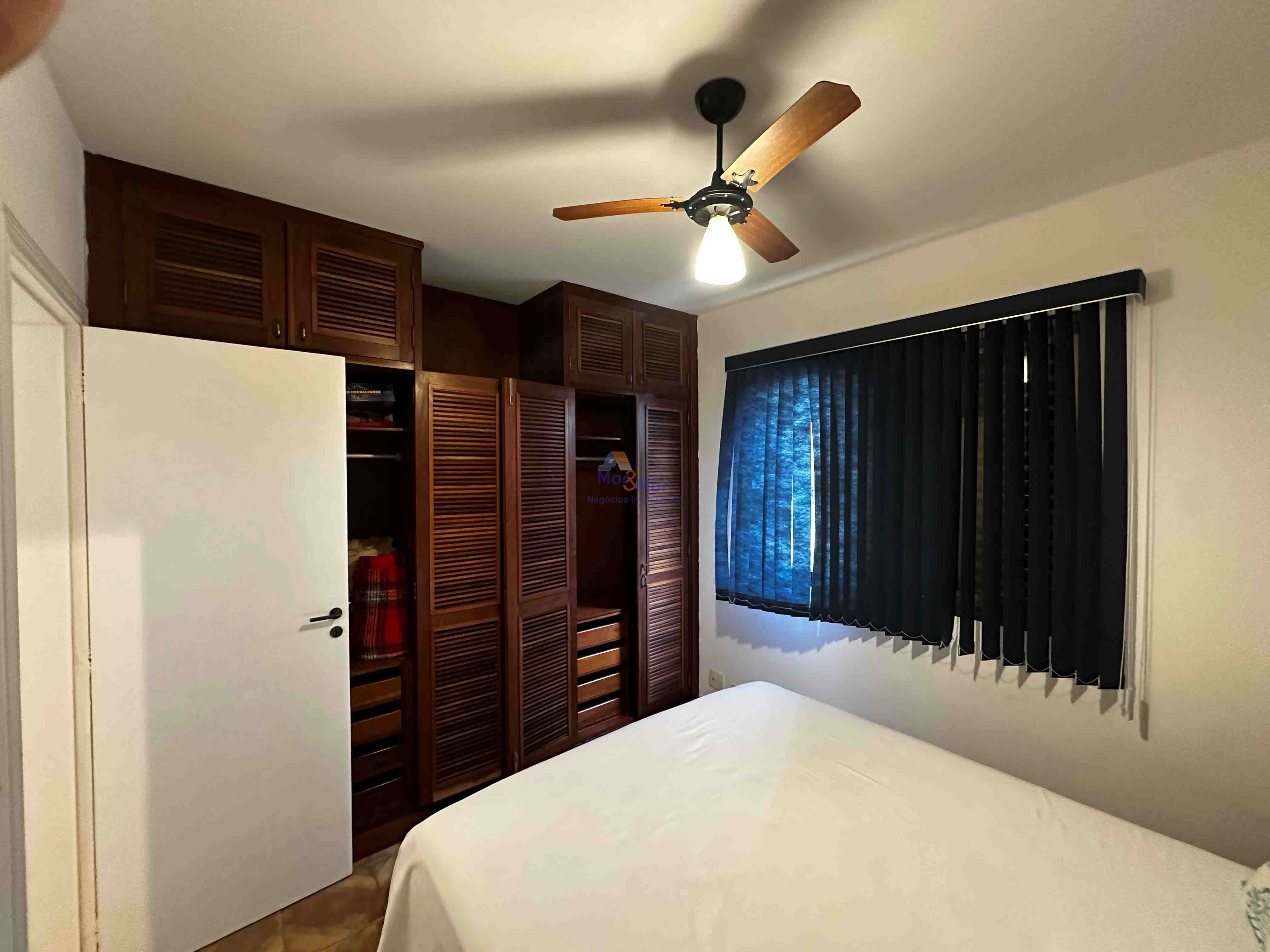 Apartamento na Praia das Pitangueiras, Guarujá - SP