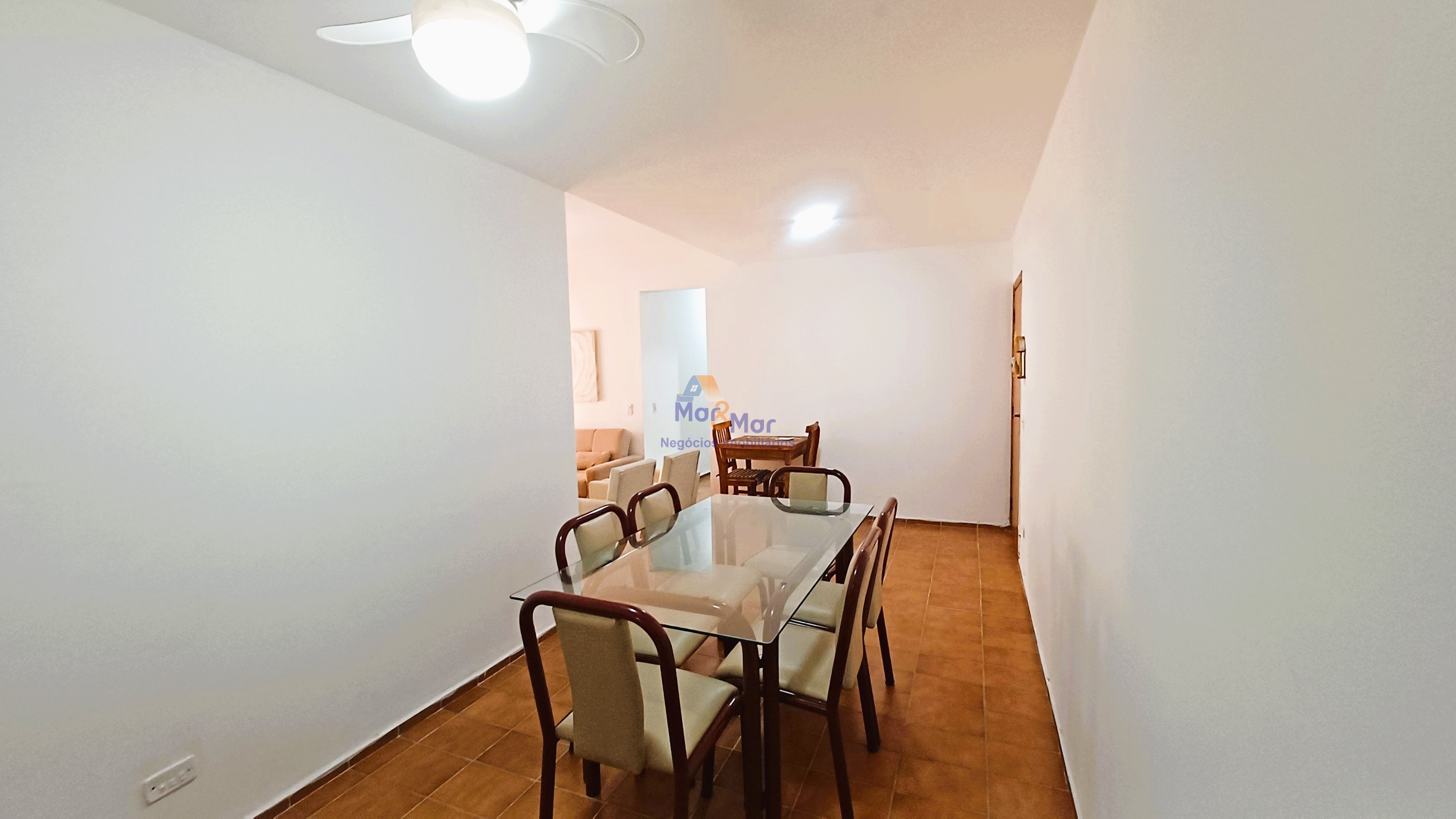 Apartamento na Praia da Enseada, Guarujá - SP