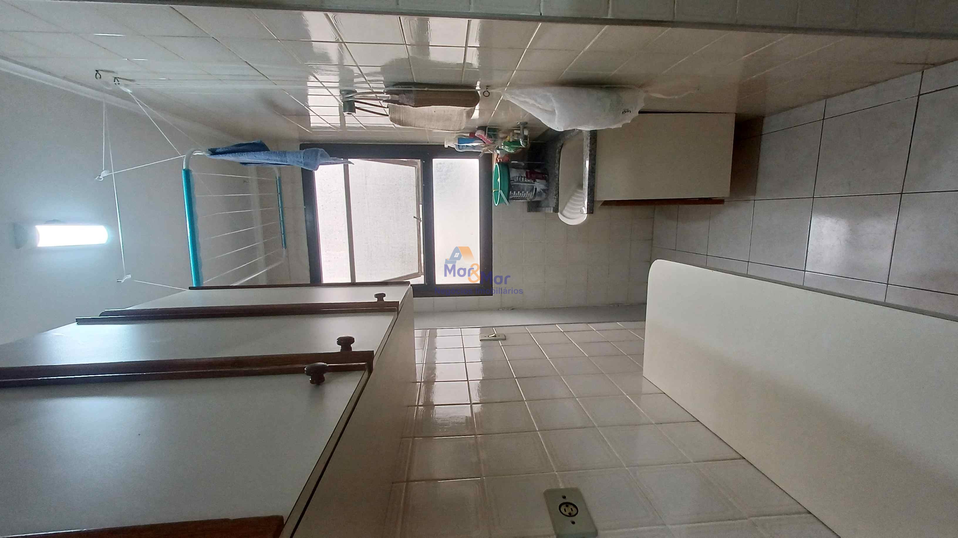 Apartamento na Praia da Enseada, Guarujá - SP