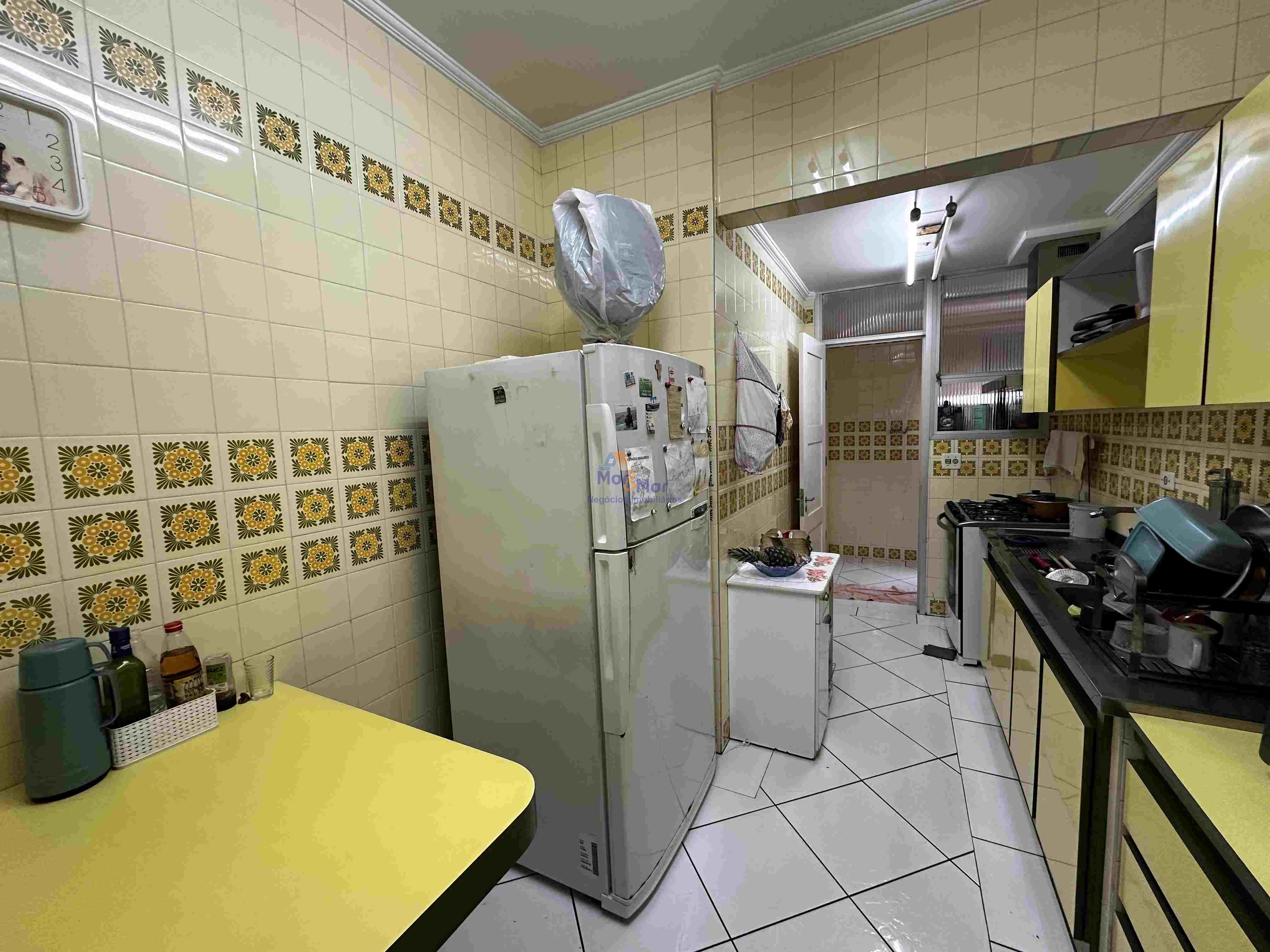 Apartamento na Praia das Pitangueiras, Guarujá - SP