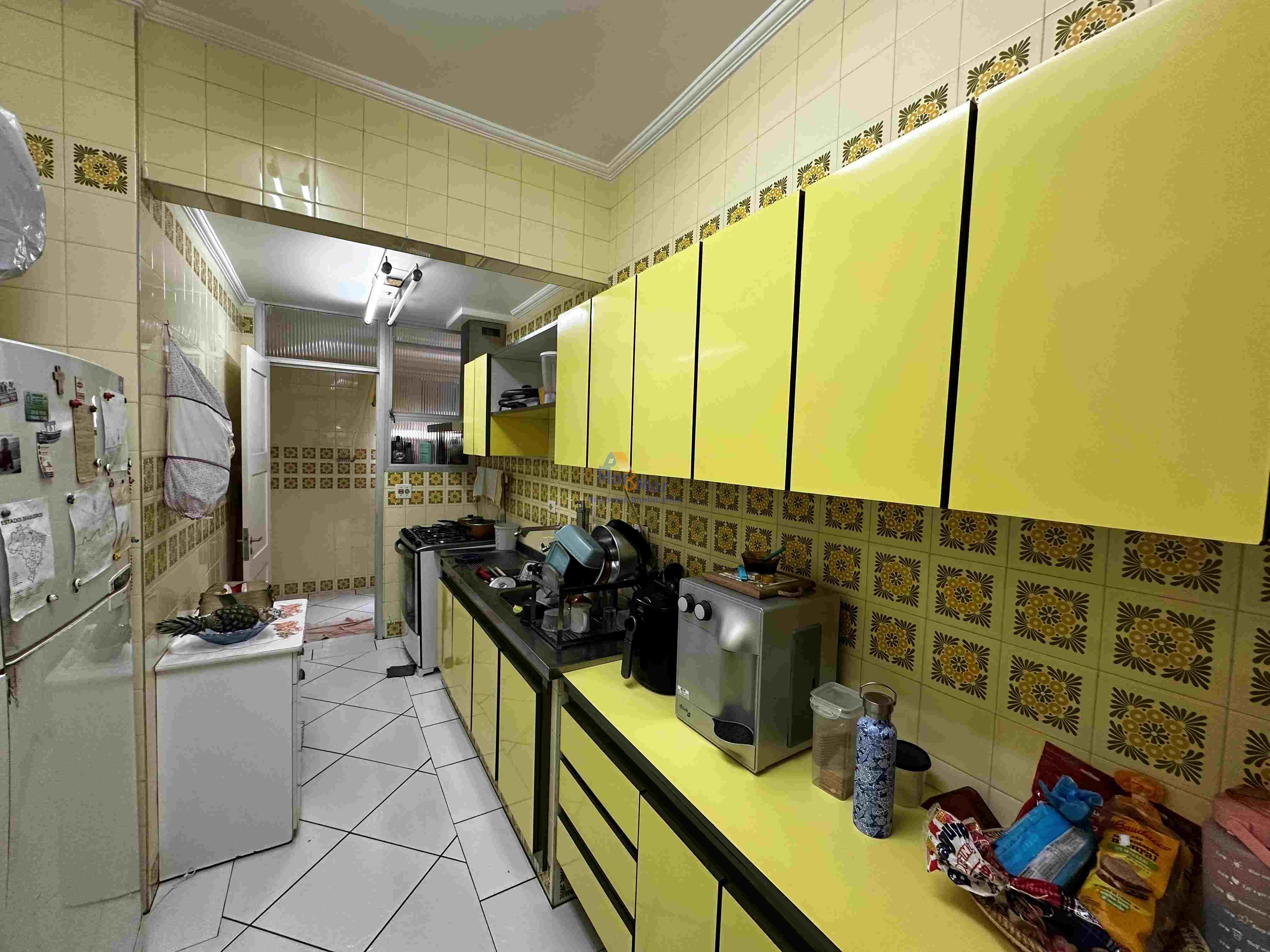 Apartamento na Praia das Pitangueiras, Guarujá - SP