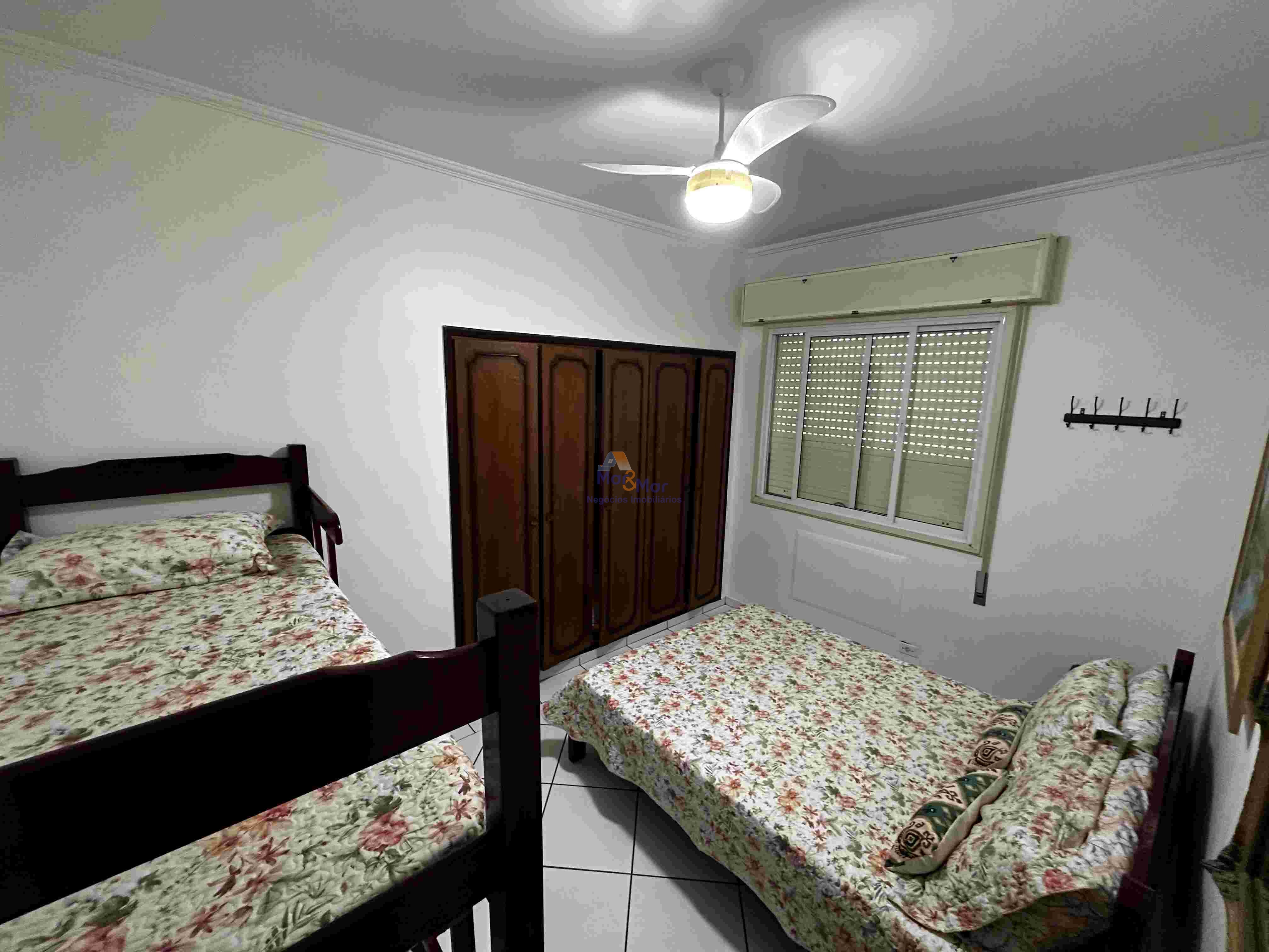 Apartamento na Praia das Pitangueiras, Guarujá - SP