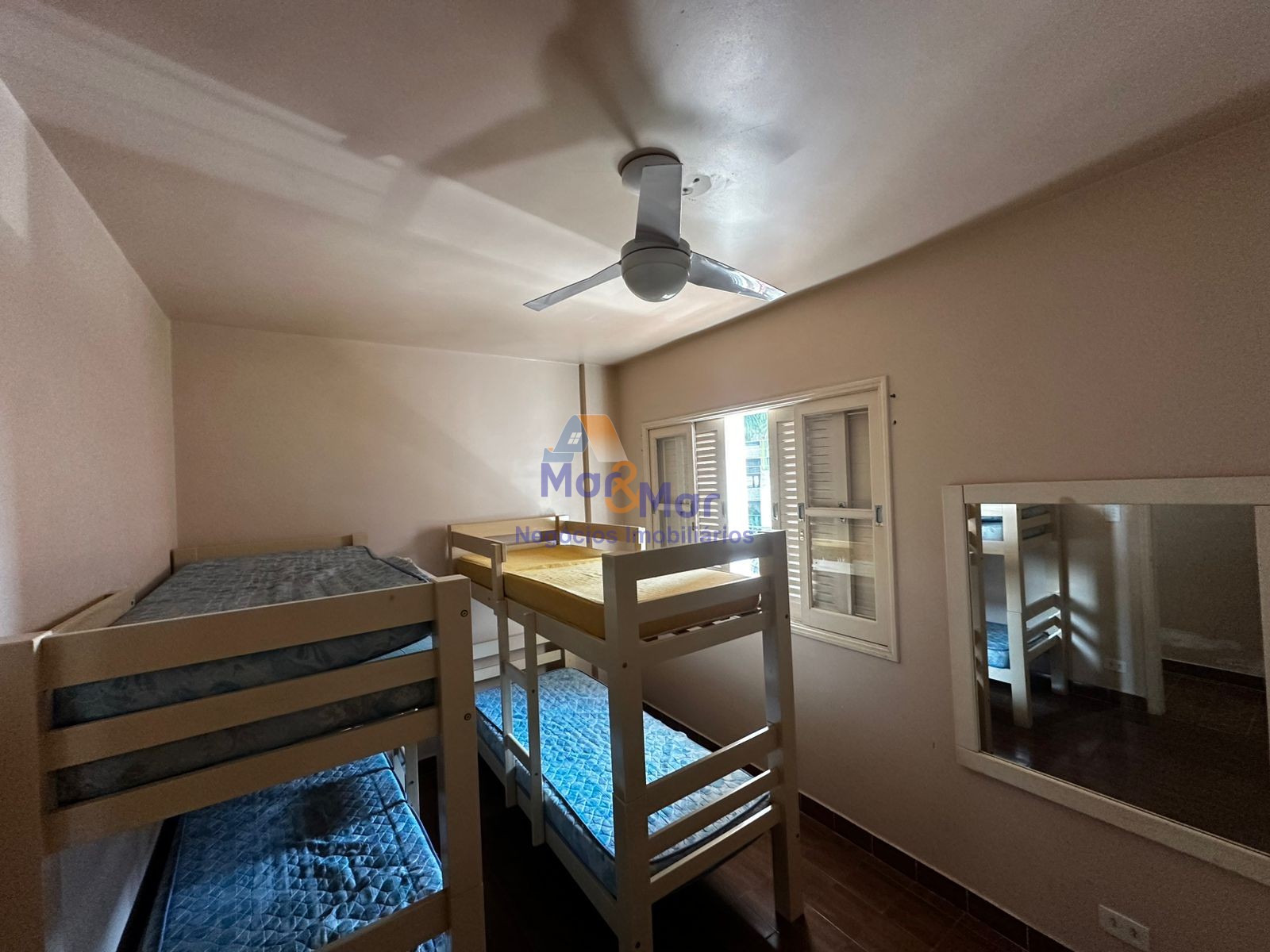 Apartamento na Praia da Enseada, Guarujá - SP