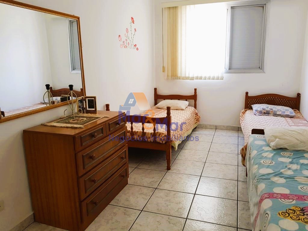 Apartamento na Praia do Tombo,  Astúrias - Guarujá - SP