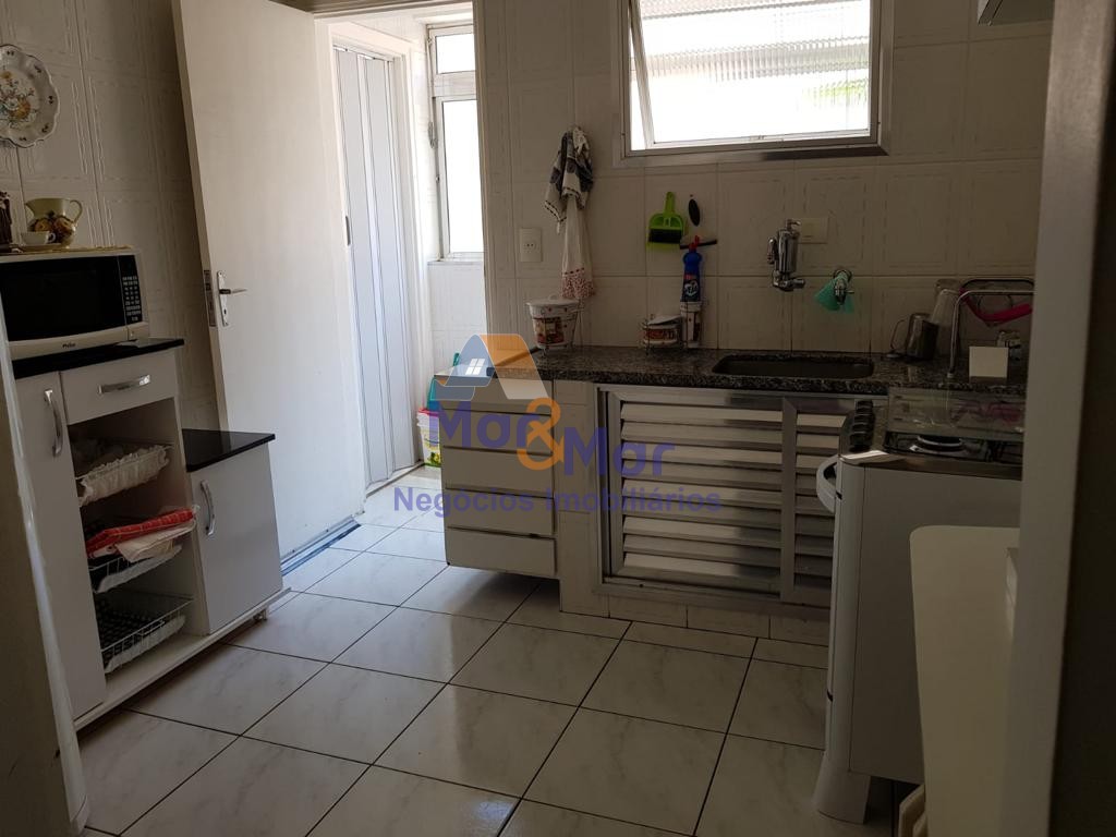 Apartamento na Praia do Tombo,  Astúrias - Guarujá - SP