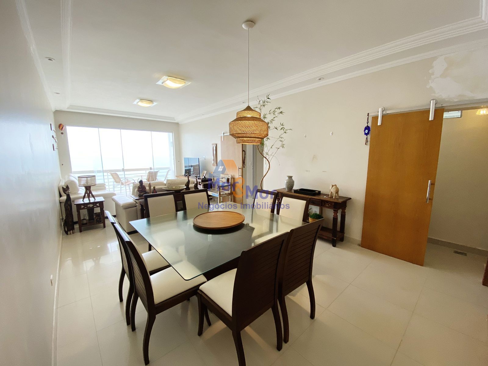 Apartamento Frente ao Mar nas Pitangueiras, Guarujá - SP