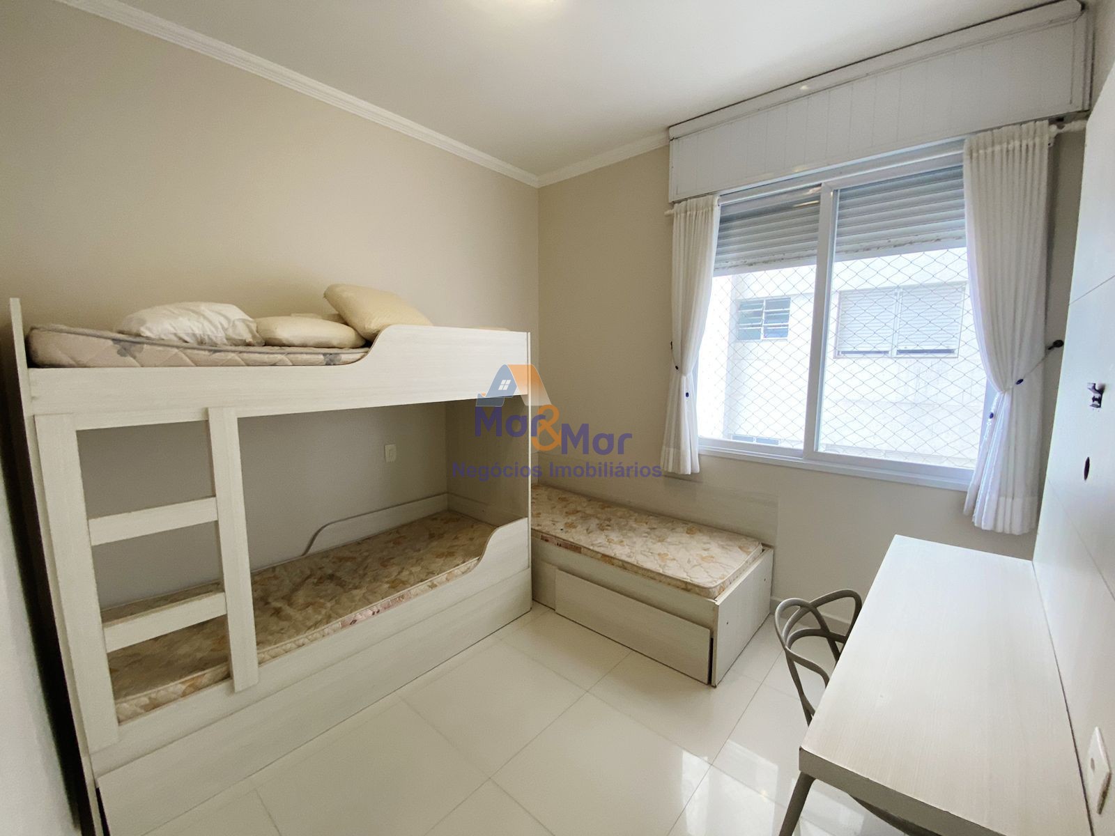 Apartamento Frente ao Mar nas Pitangueiras, Guarujá - SP