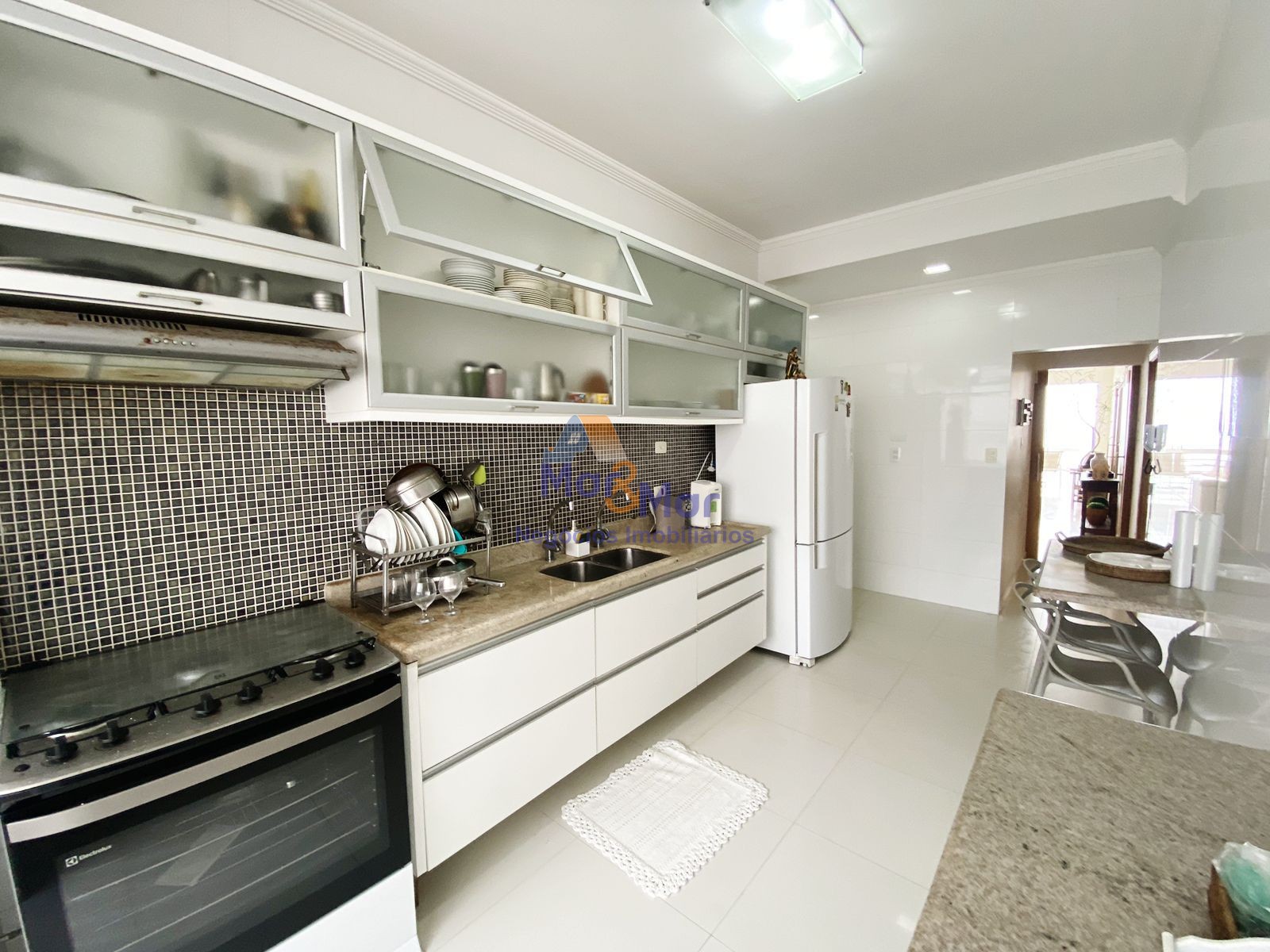 Apartamento Frente ao Mar nas Pitangueiras, Guarujá - SP