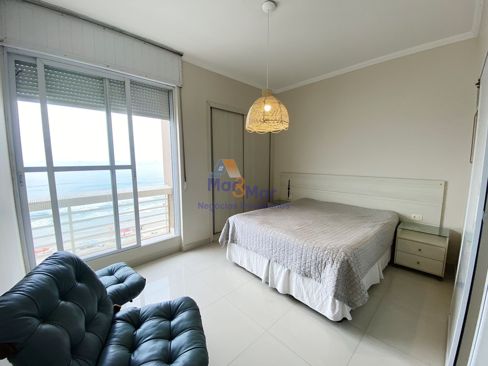 Apartamento Frente ao Mar nas Pitangueiras, Guarujá - SP