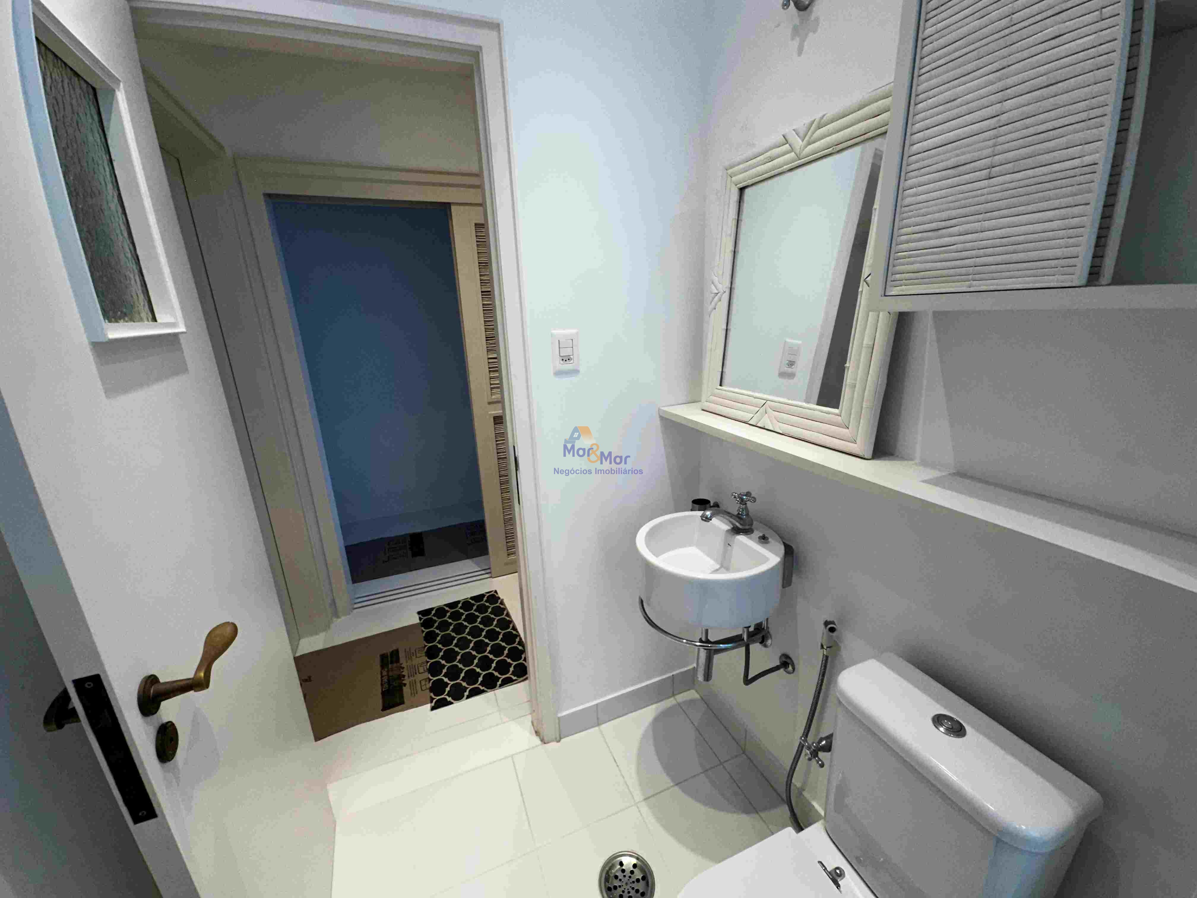 Apartamento Frente ao Mar nas Pitangueiras, Guarujá - SP