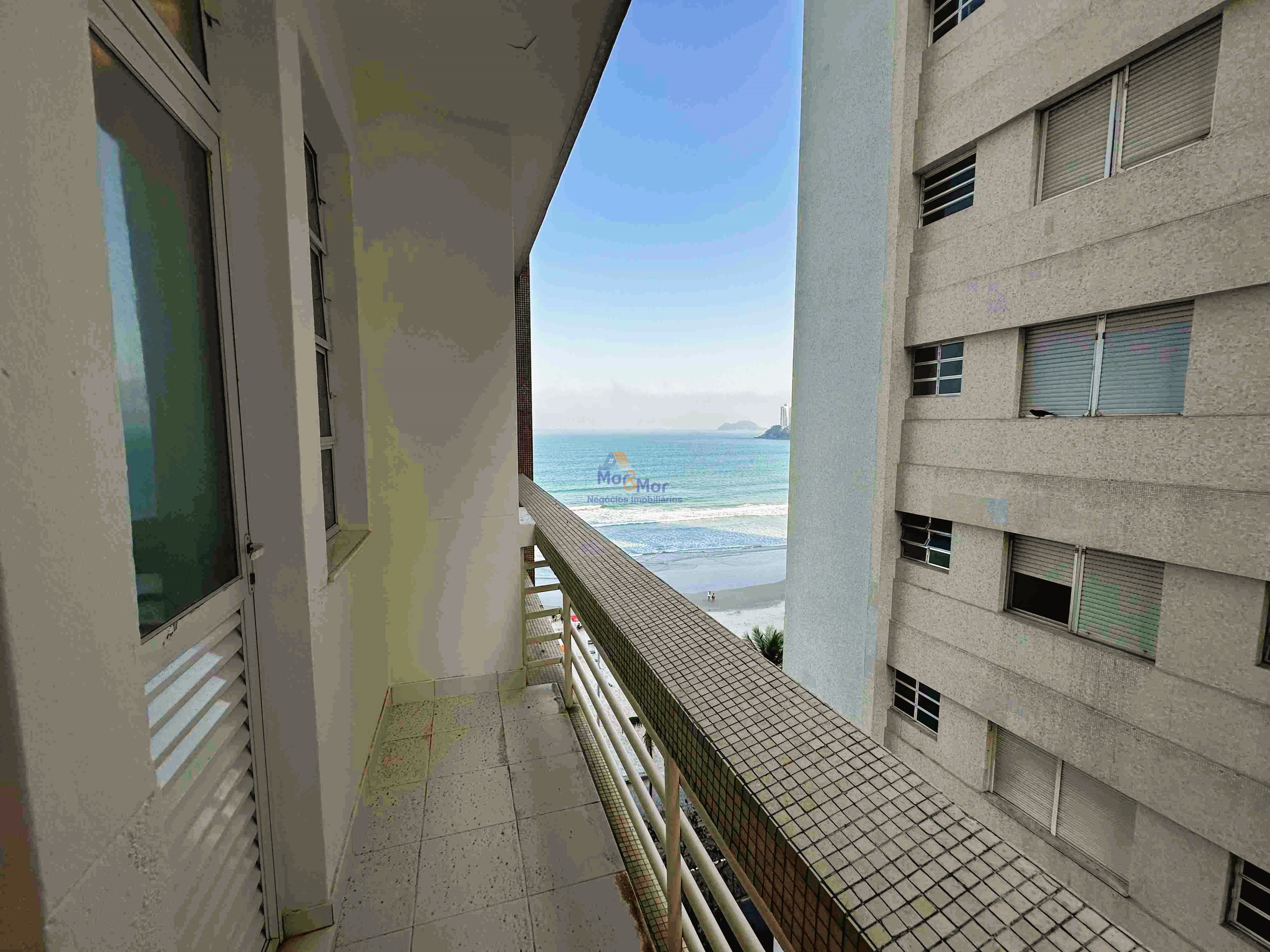 Apartamento Frente ao Mar nas Pitangueiras, Guarujá - SP