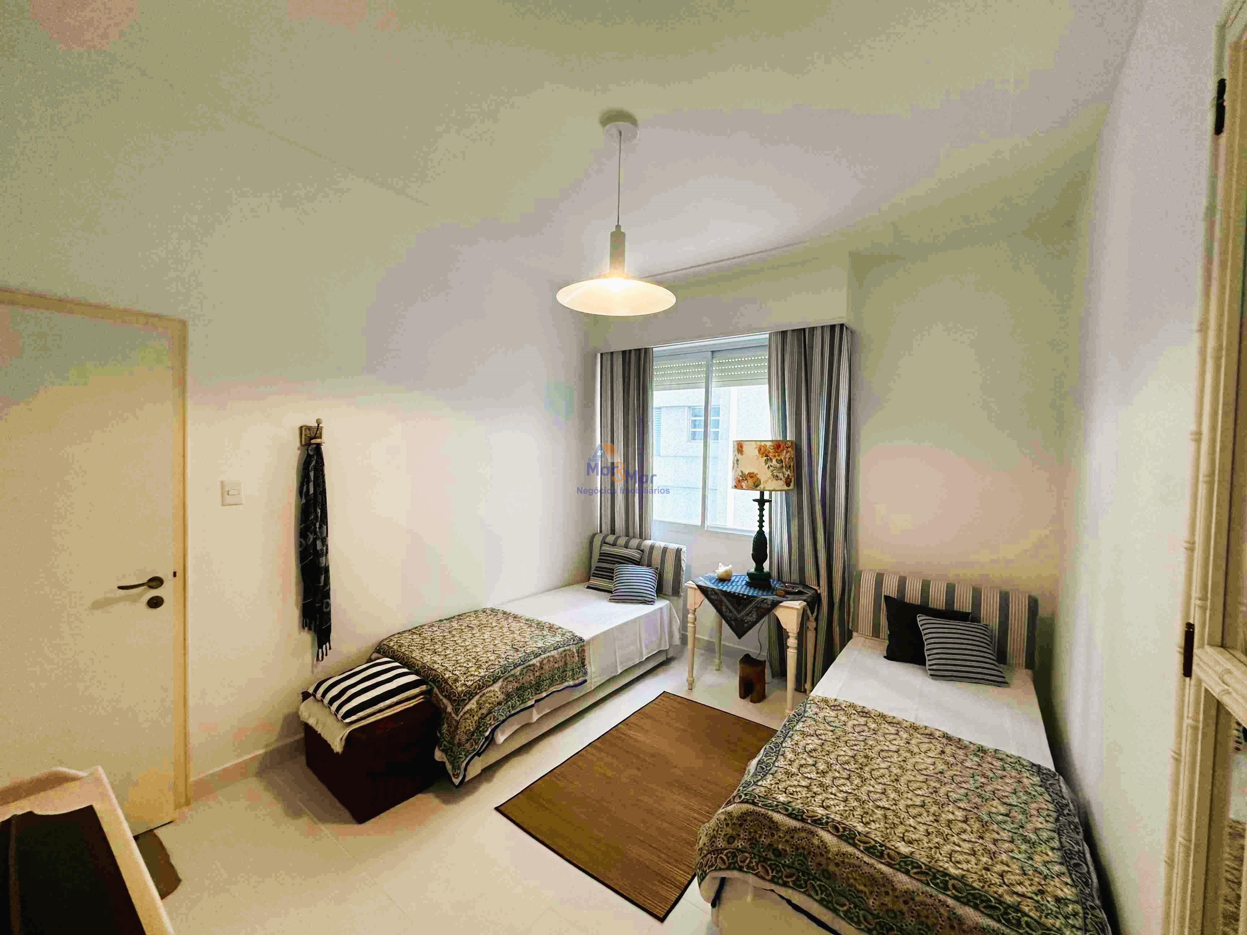 Apartamento Frente ao Mar nas Pitangueiras, Guarujá - SP