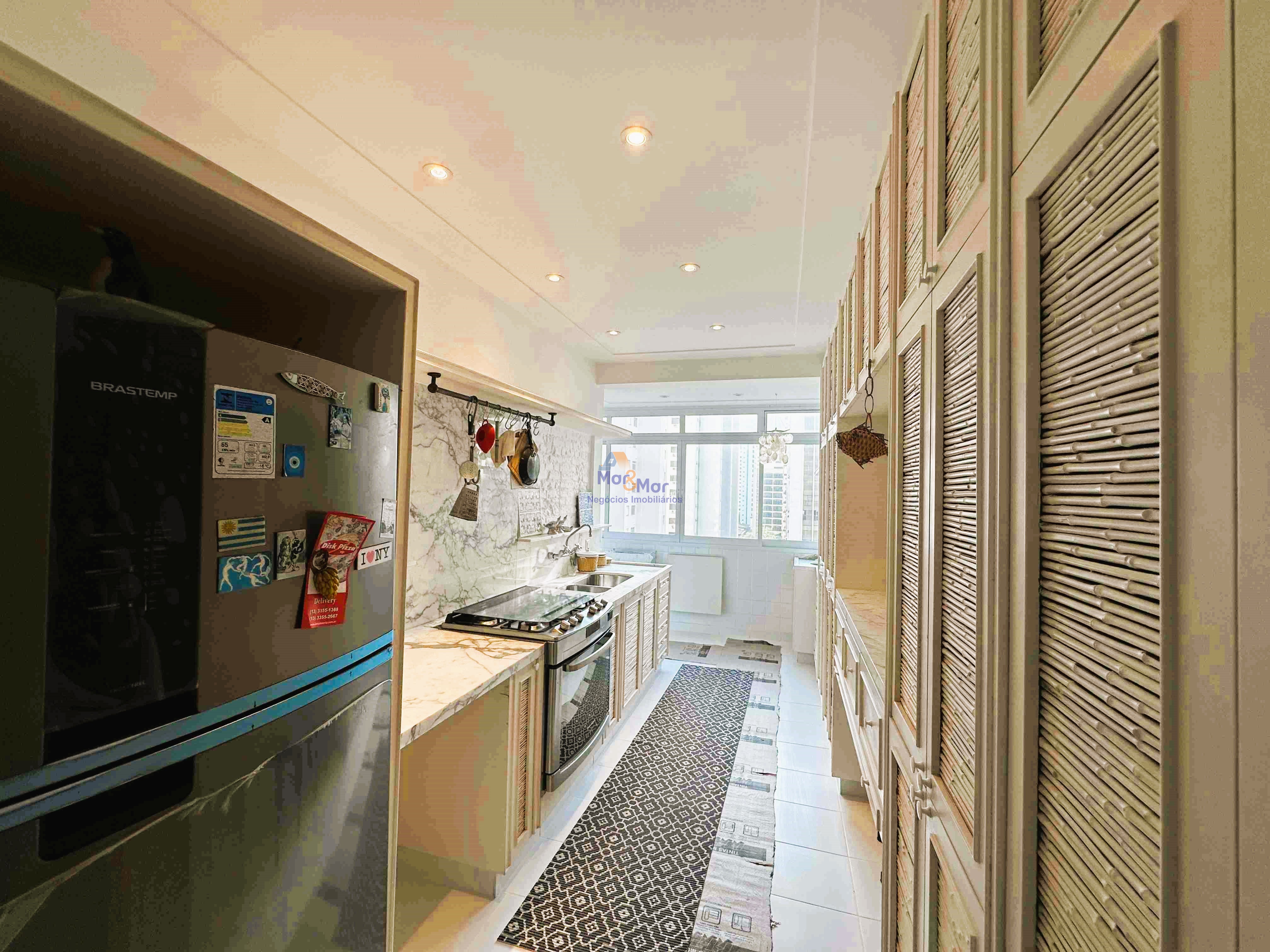 Apartamento Frente ao Mar nas Pitangueiras, Guarujá - SP