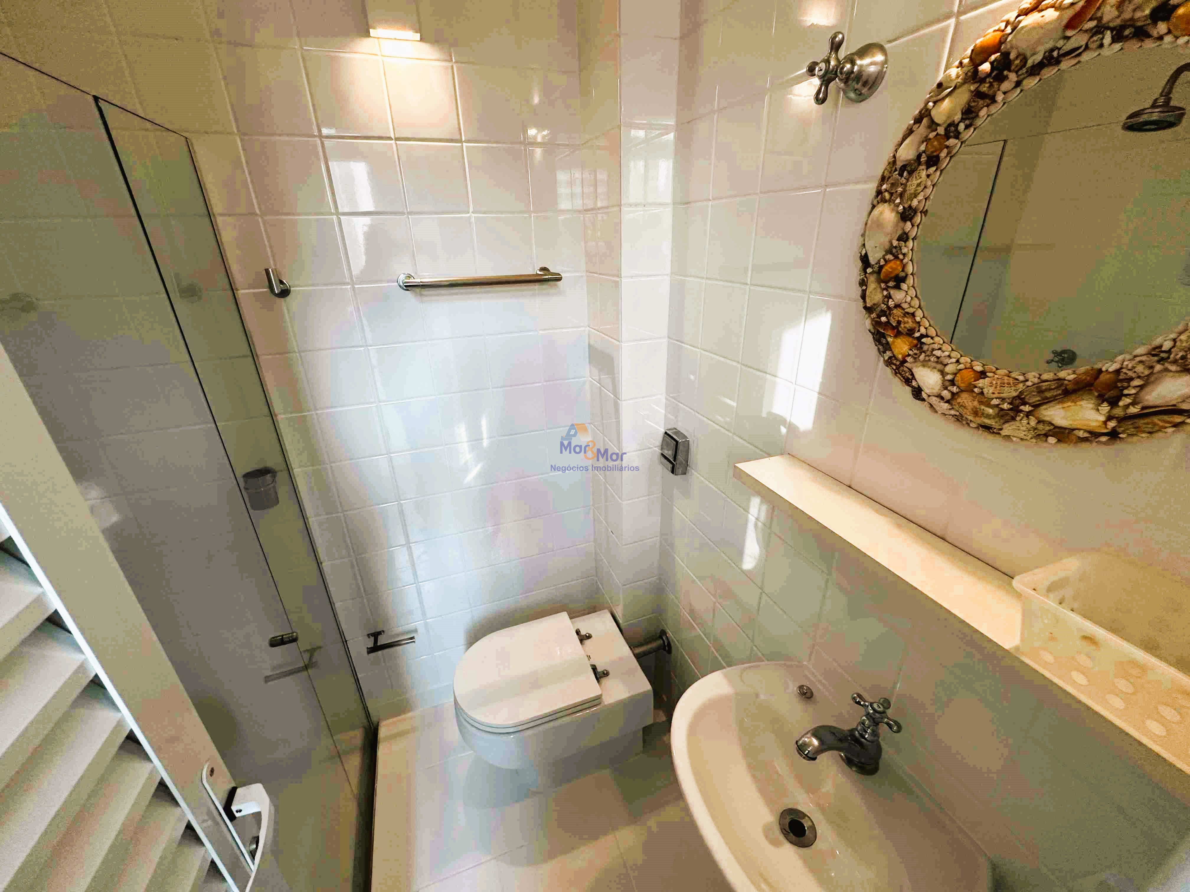Apartamento Frente ao Mar nas Pitangueiras, Guarujá - SP