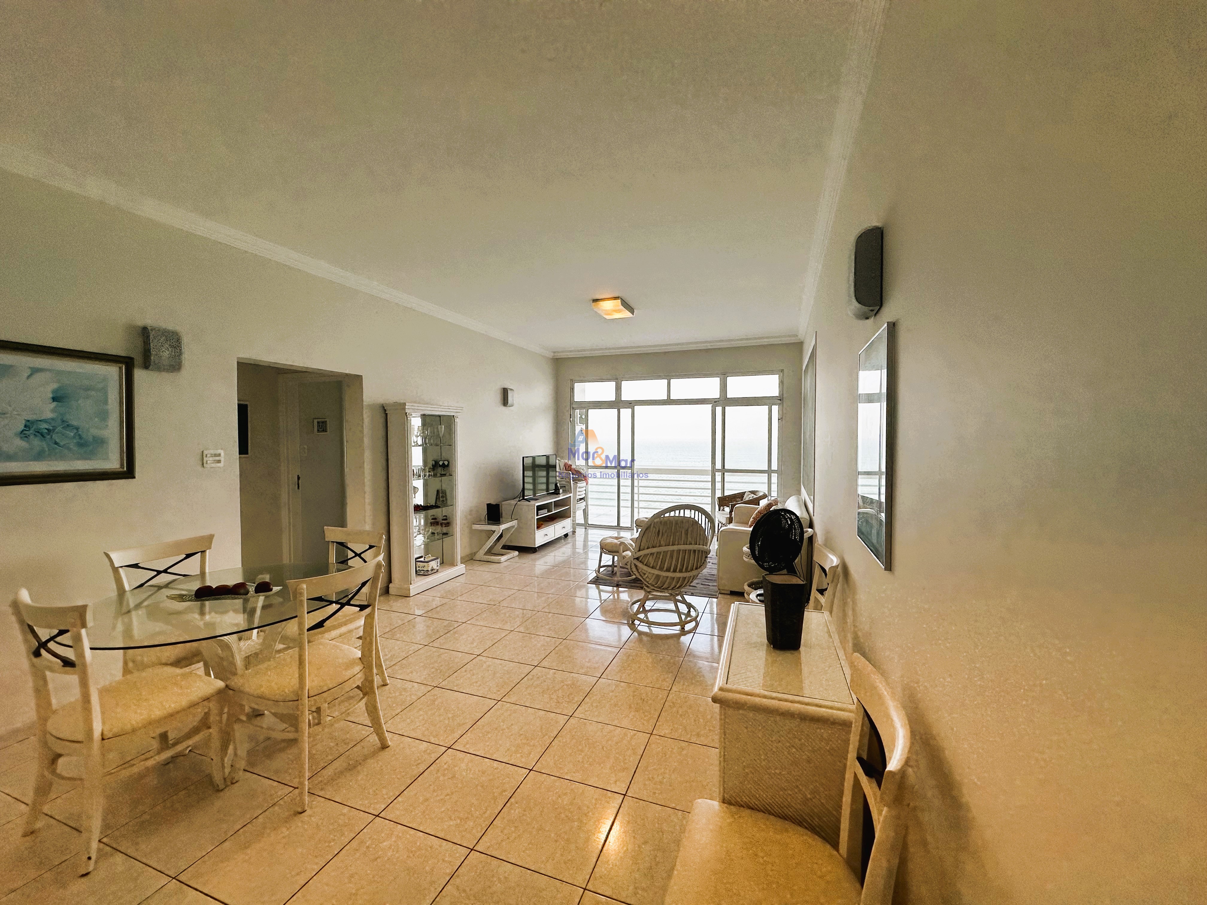 Apartamento Frente ao Mar nas Pitangueiras, Guarujá - SP