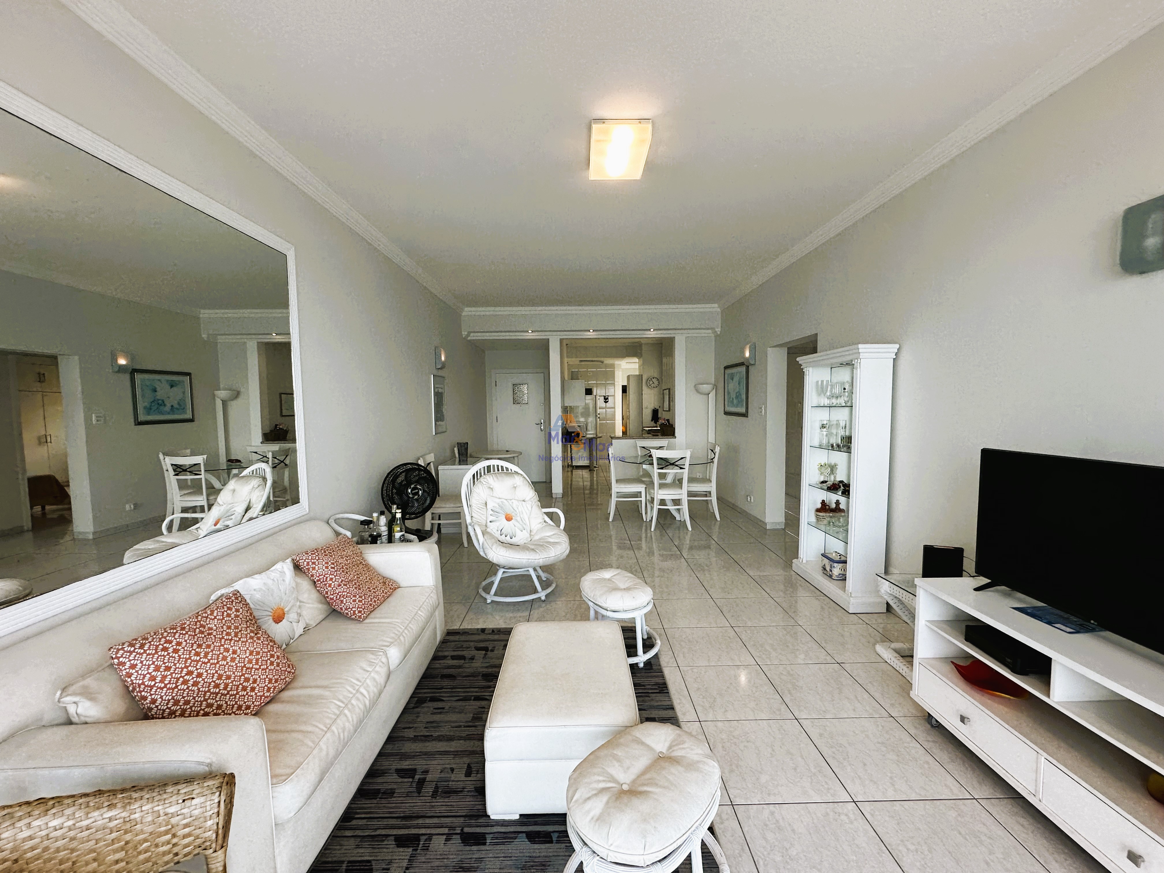 Apartamento Frente ao Mar nas Pitangueiras, Guarujá - SP