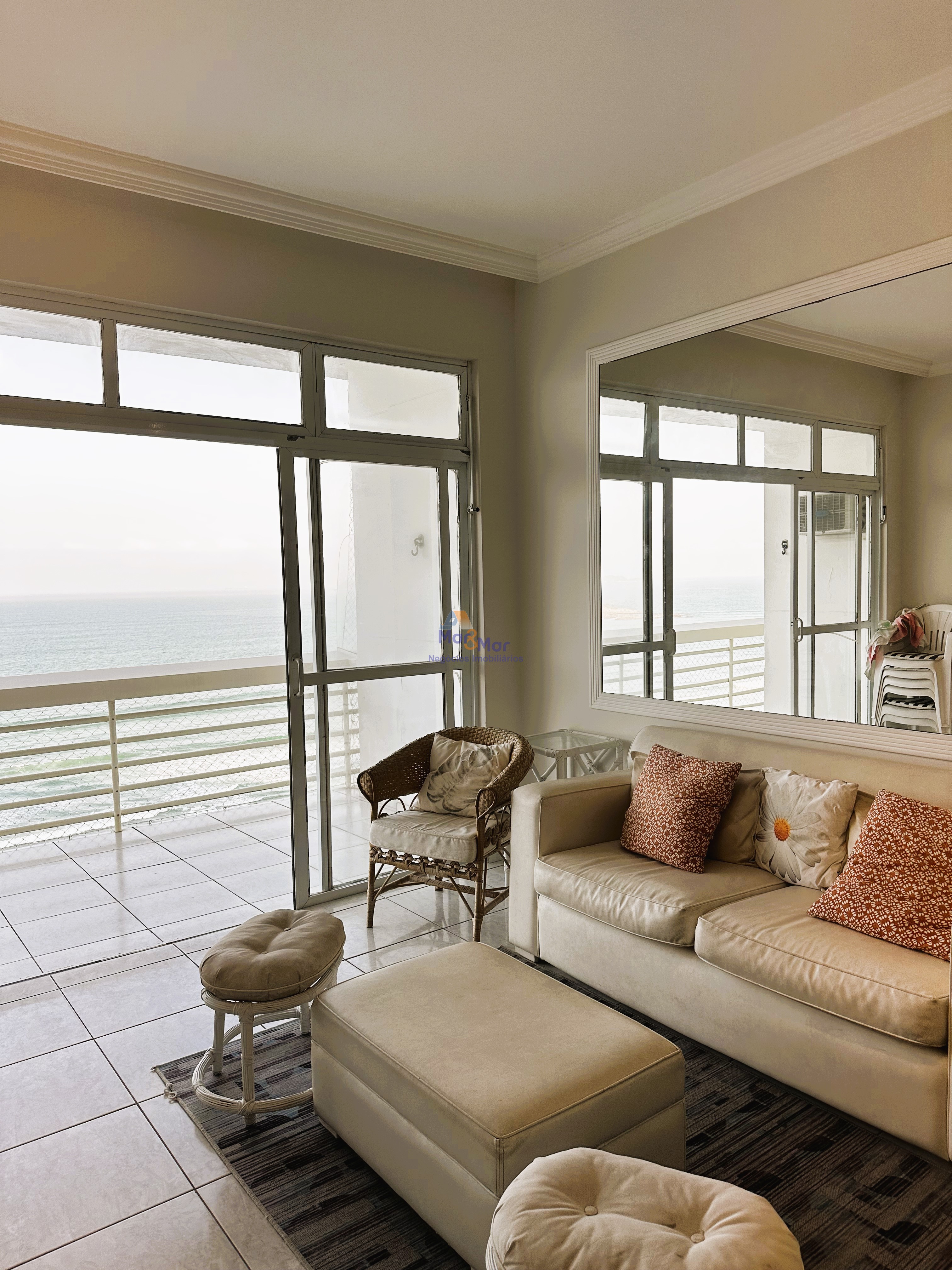 Apartamento Frente ao Mar nas Pitangueiras, Guarujá - SP