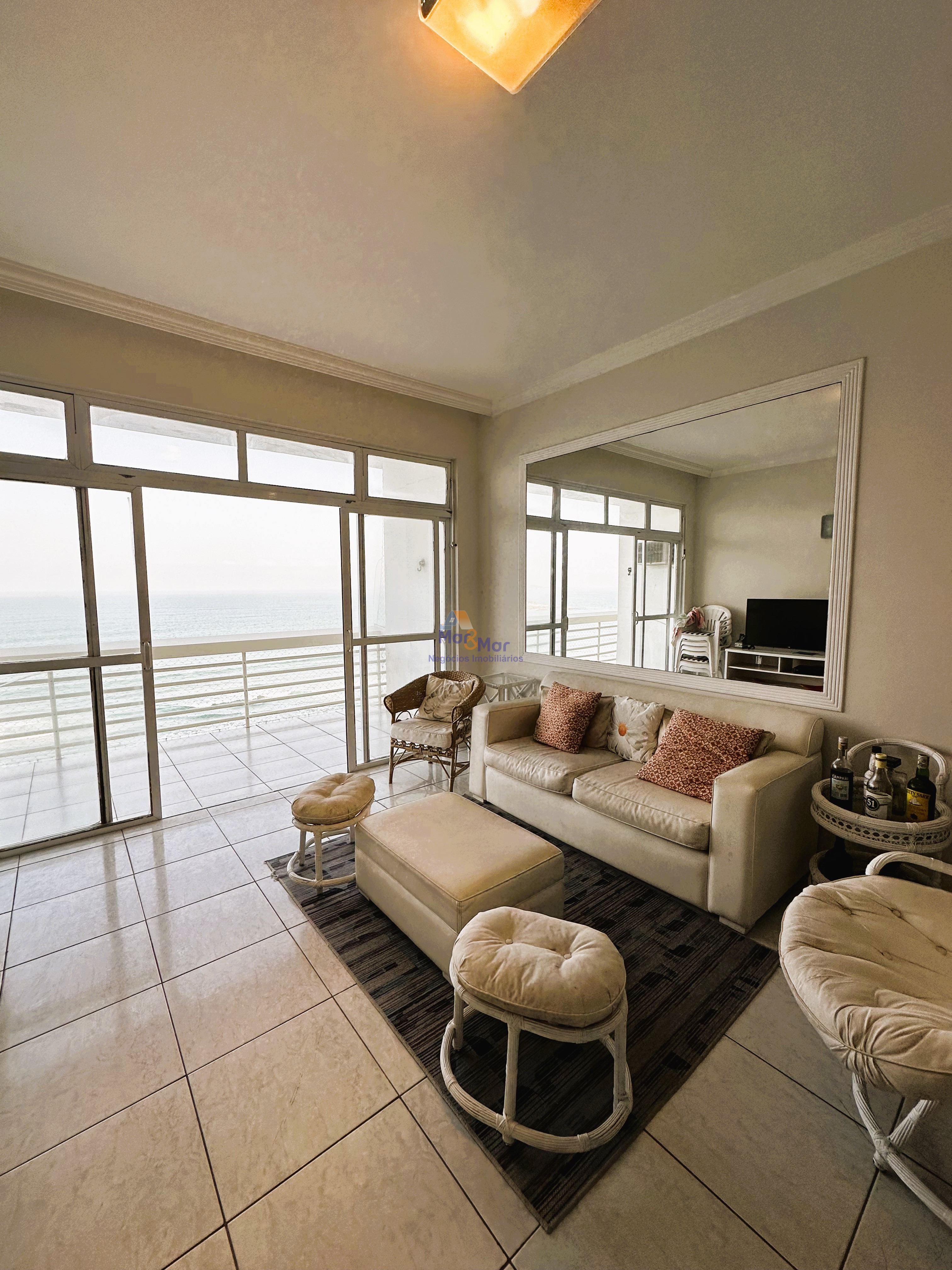 Apartamento Frente ao Mar nas Pitangueiras, Guarujá - SP