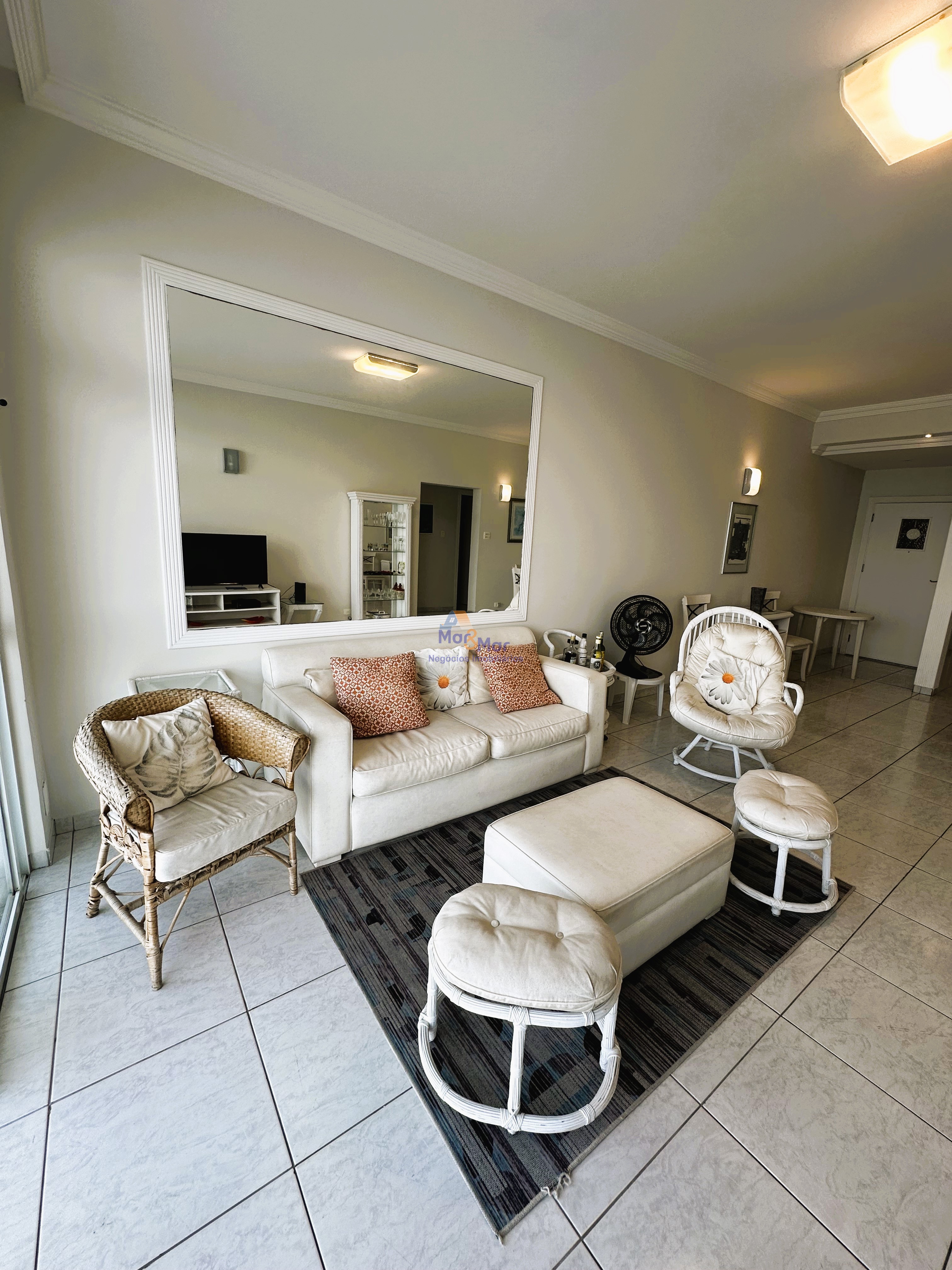 Apartamento Frente ao Mar nas Pitangueiras, Guarujá - SP