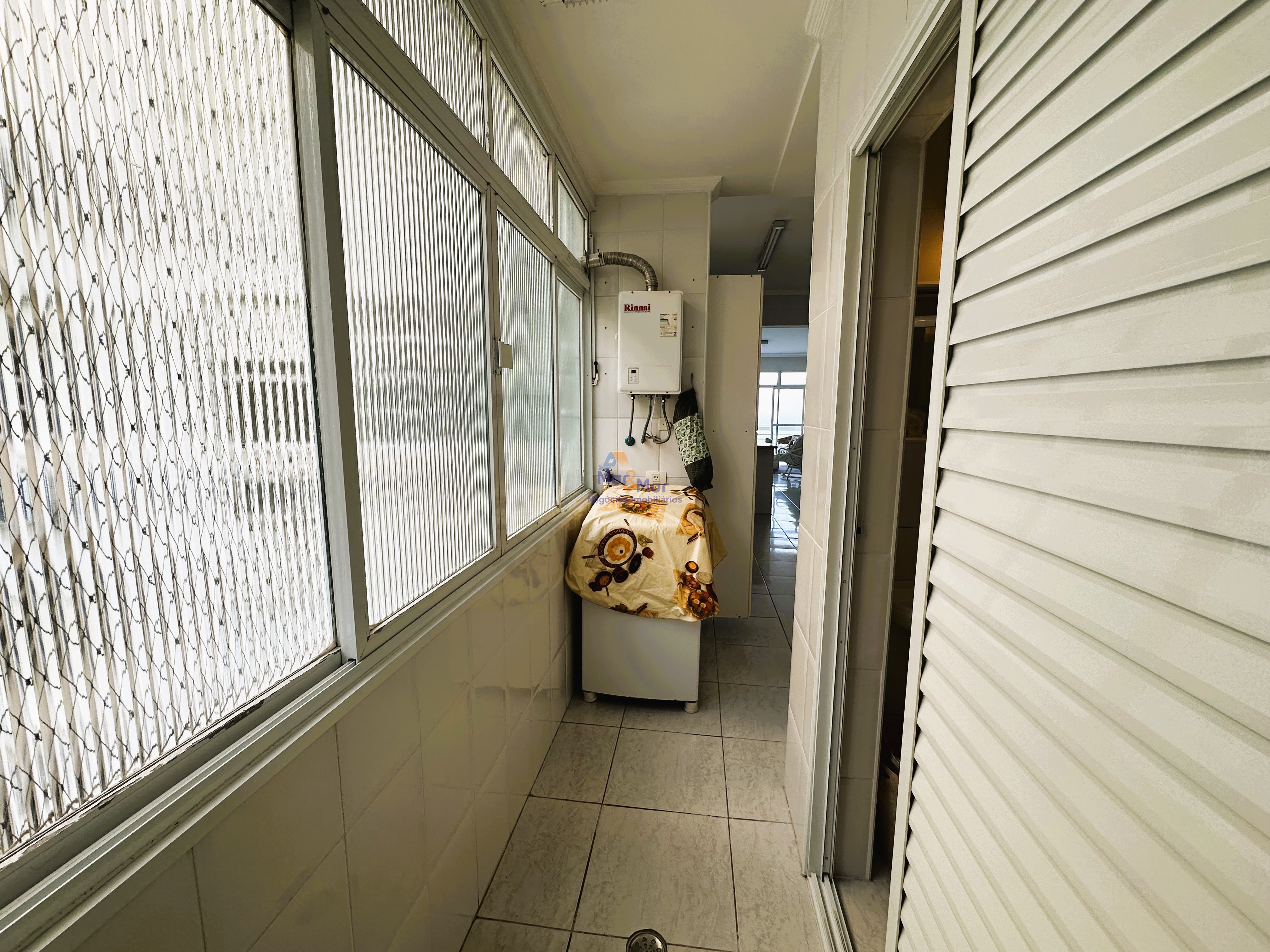 Apartamento Frente ao Mar nas Pitangueiras, Guarujá - SP