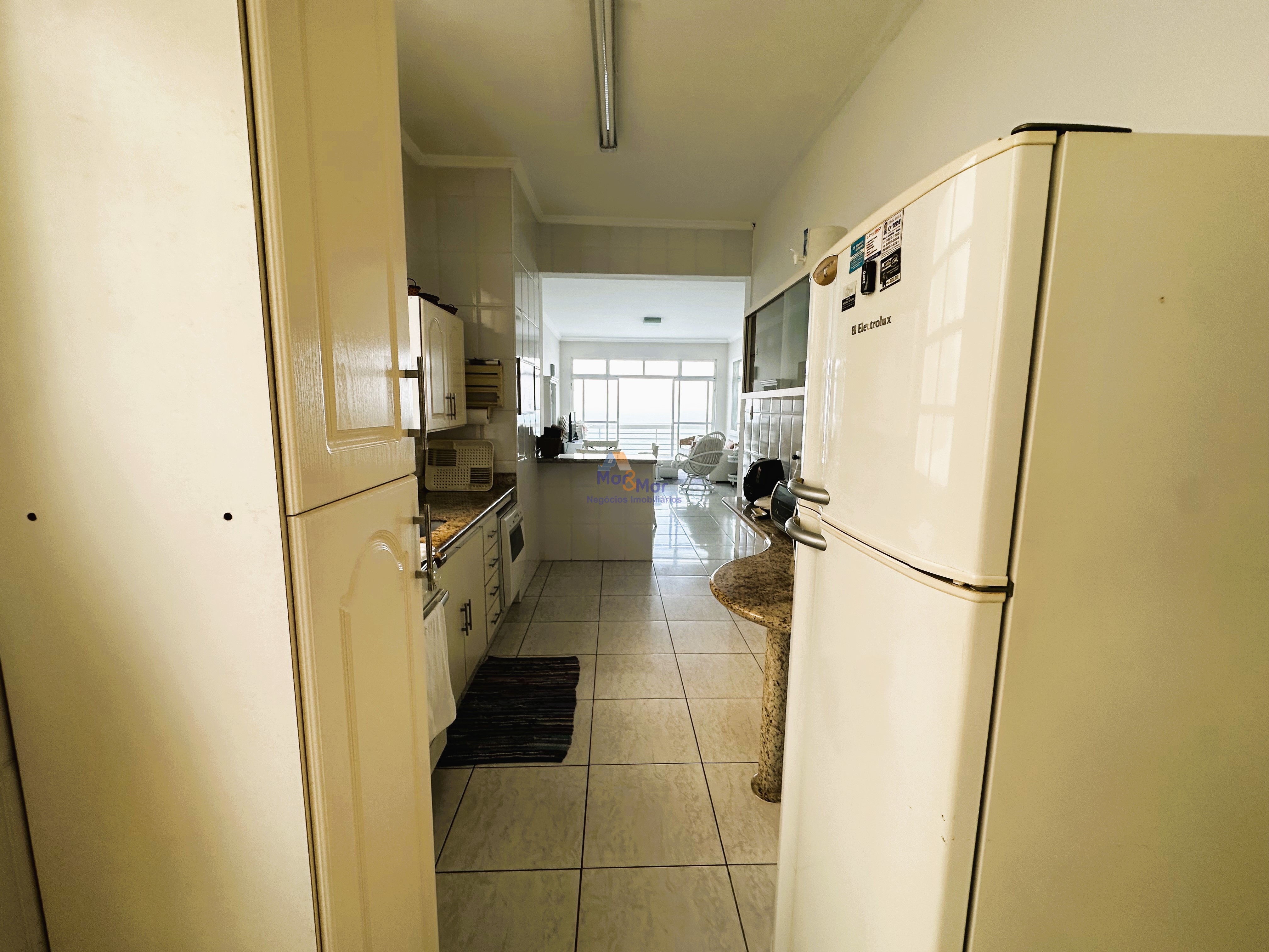 Apartamento Frente ao Mar nas Pitangueiras, Guarujá - SP