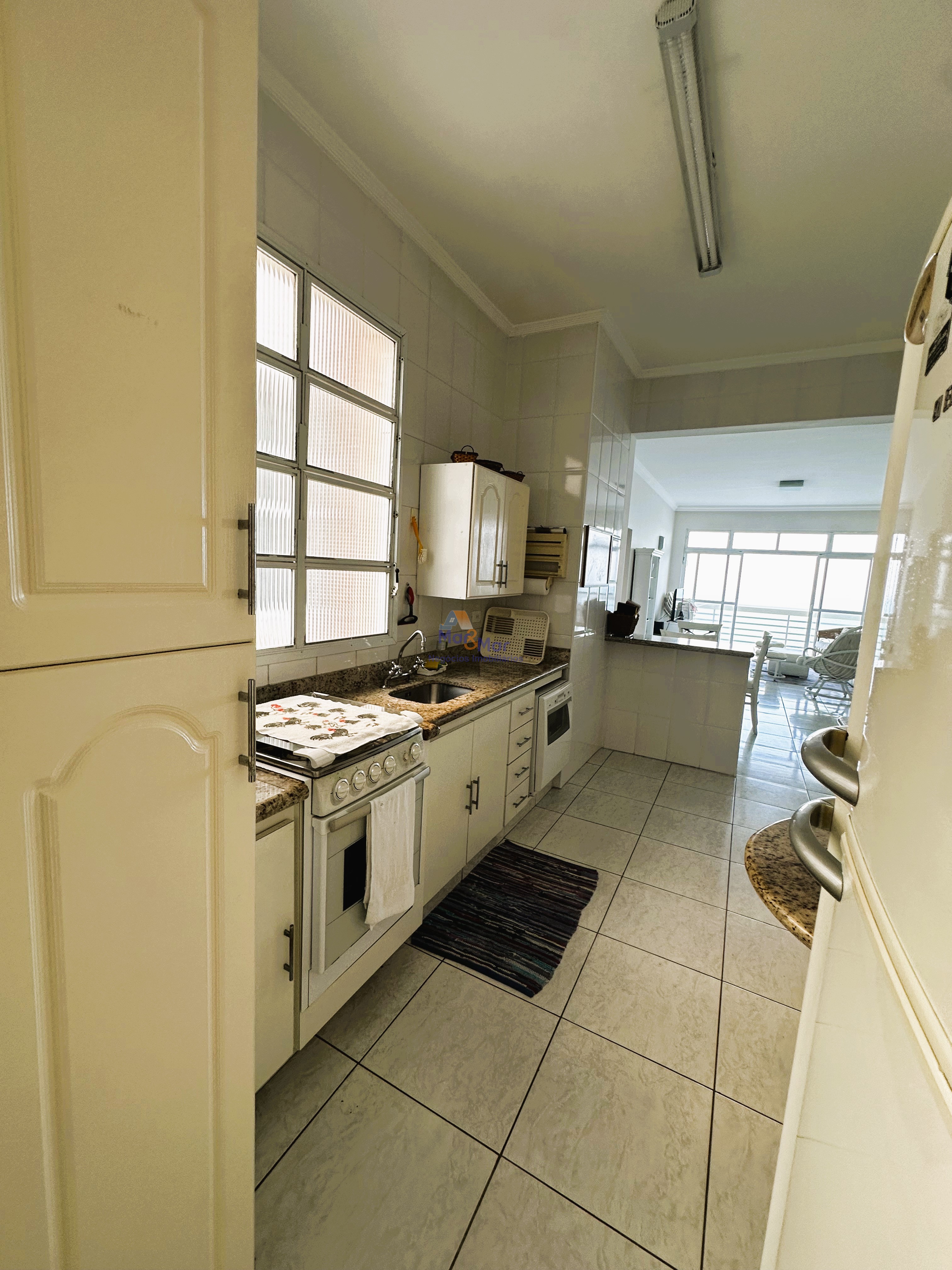 Apartamento Frente ao Mar nas Pitangueiras, Guarujá - SP