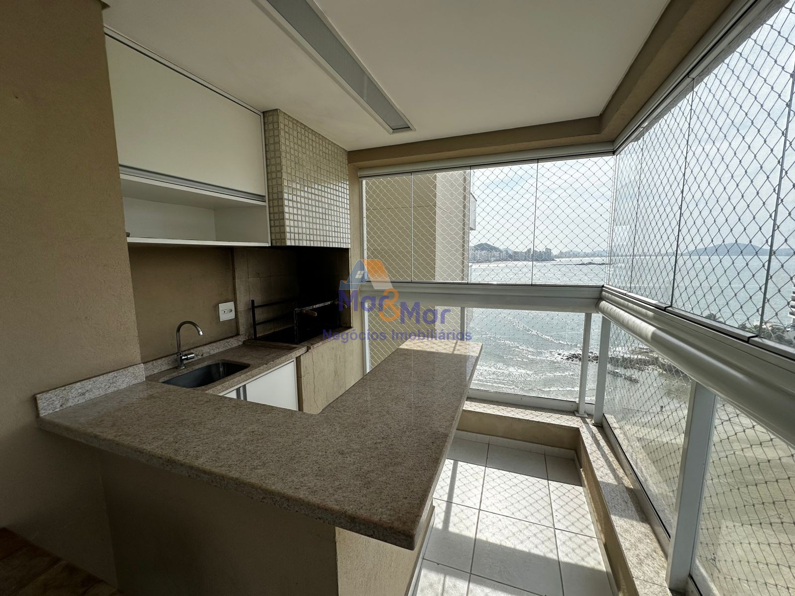 Apartamento Frente ao Mar, Praia das Astúrias Guarujá - SP