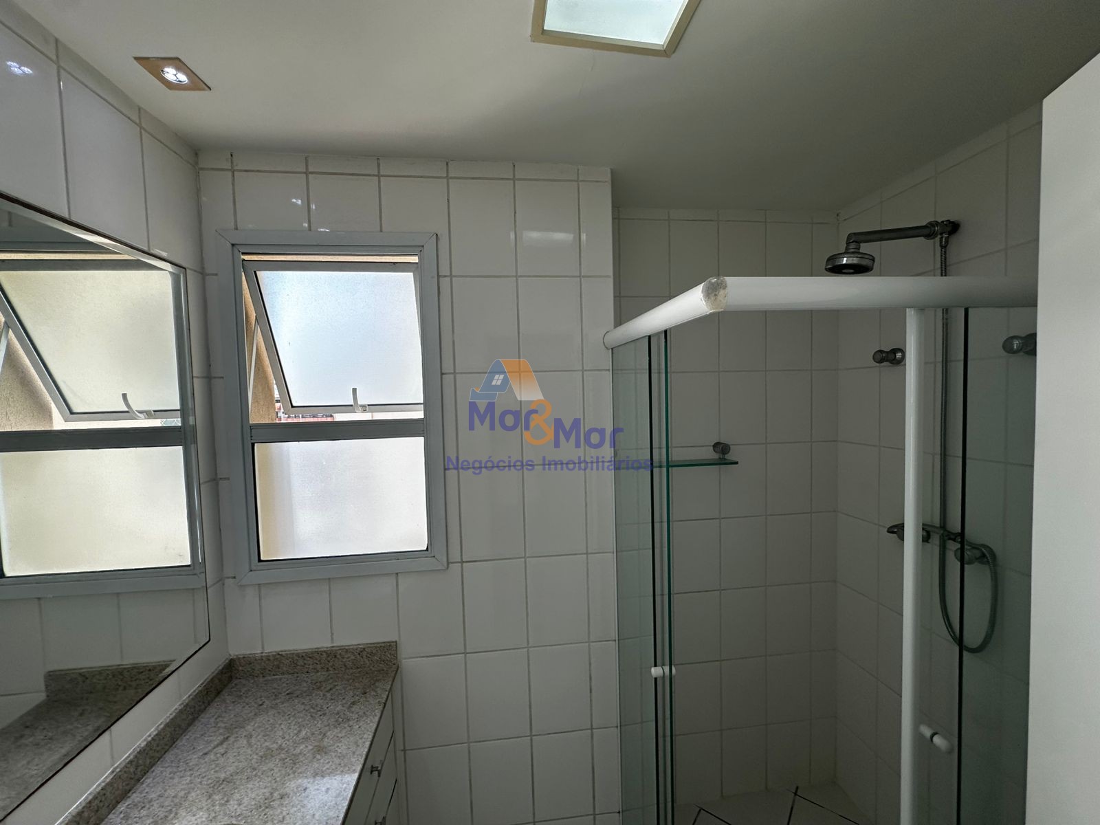 Apartamento Frente ao Mar, Praia das Astúrias Guarujá - SP