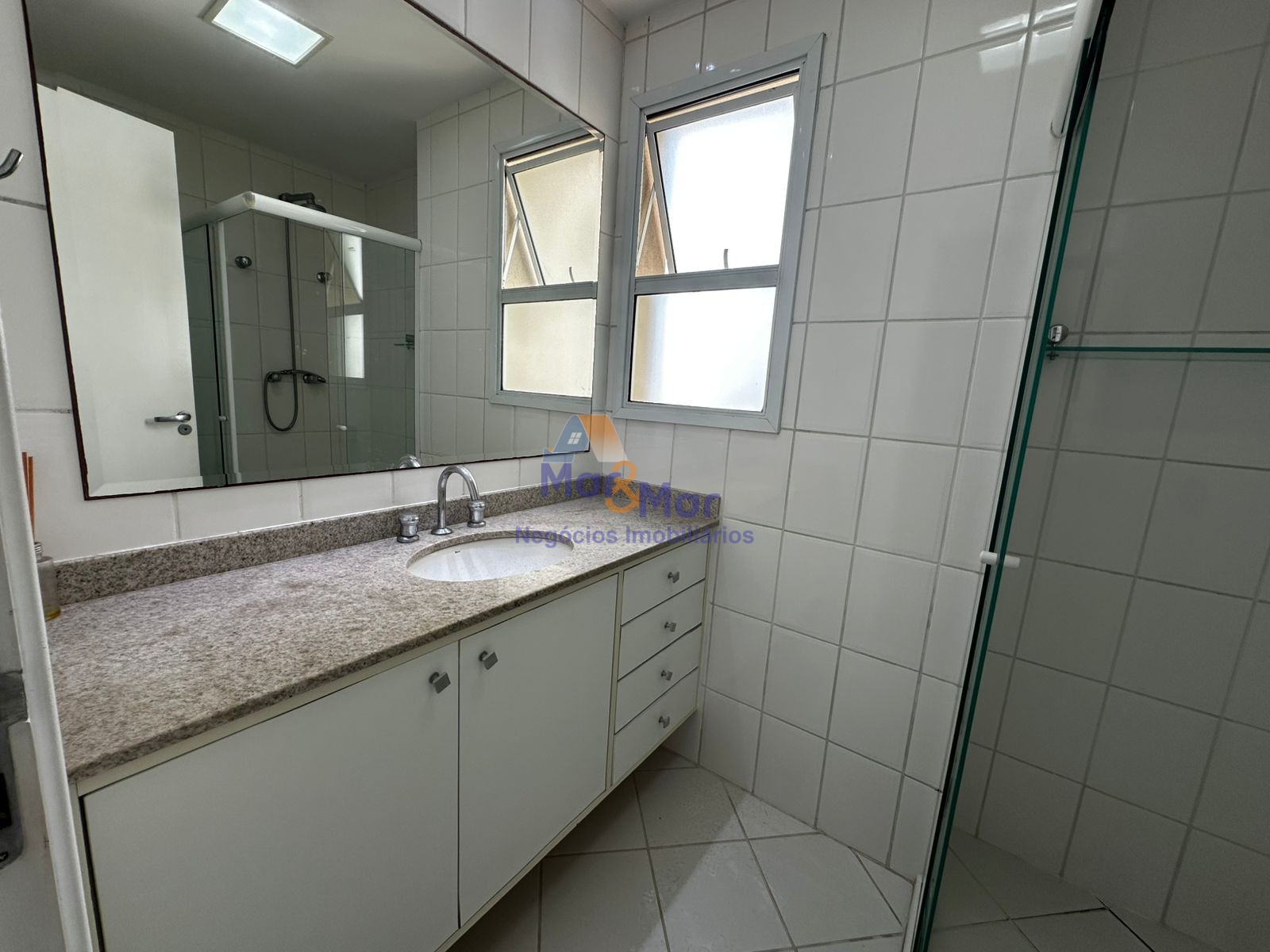 Apartamento Frente ao Mar, Praia das Astúrias Guarujá - SP