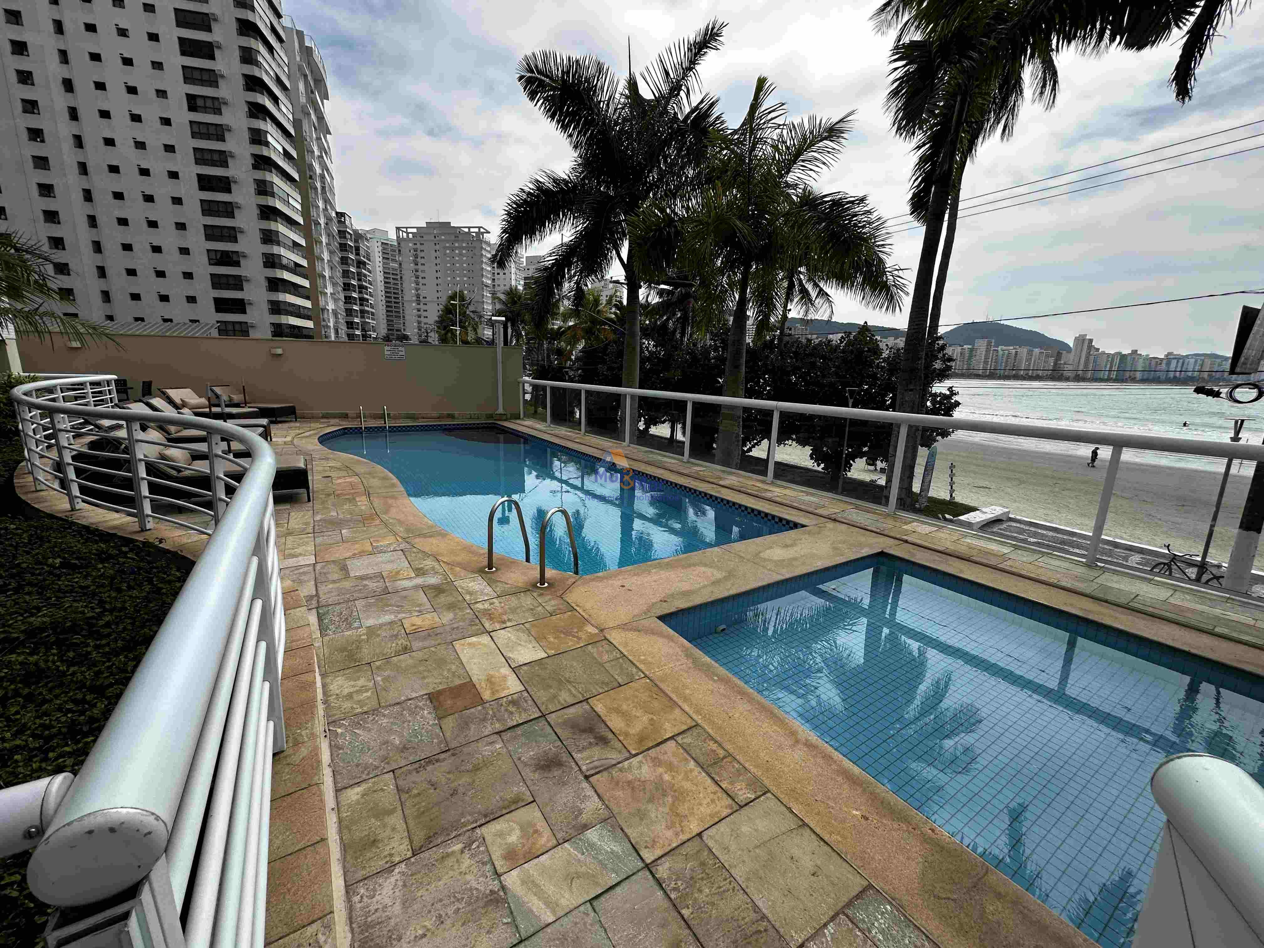 Apartamento Frente ao Mar, Astúrias, Guarujá - SP