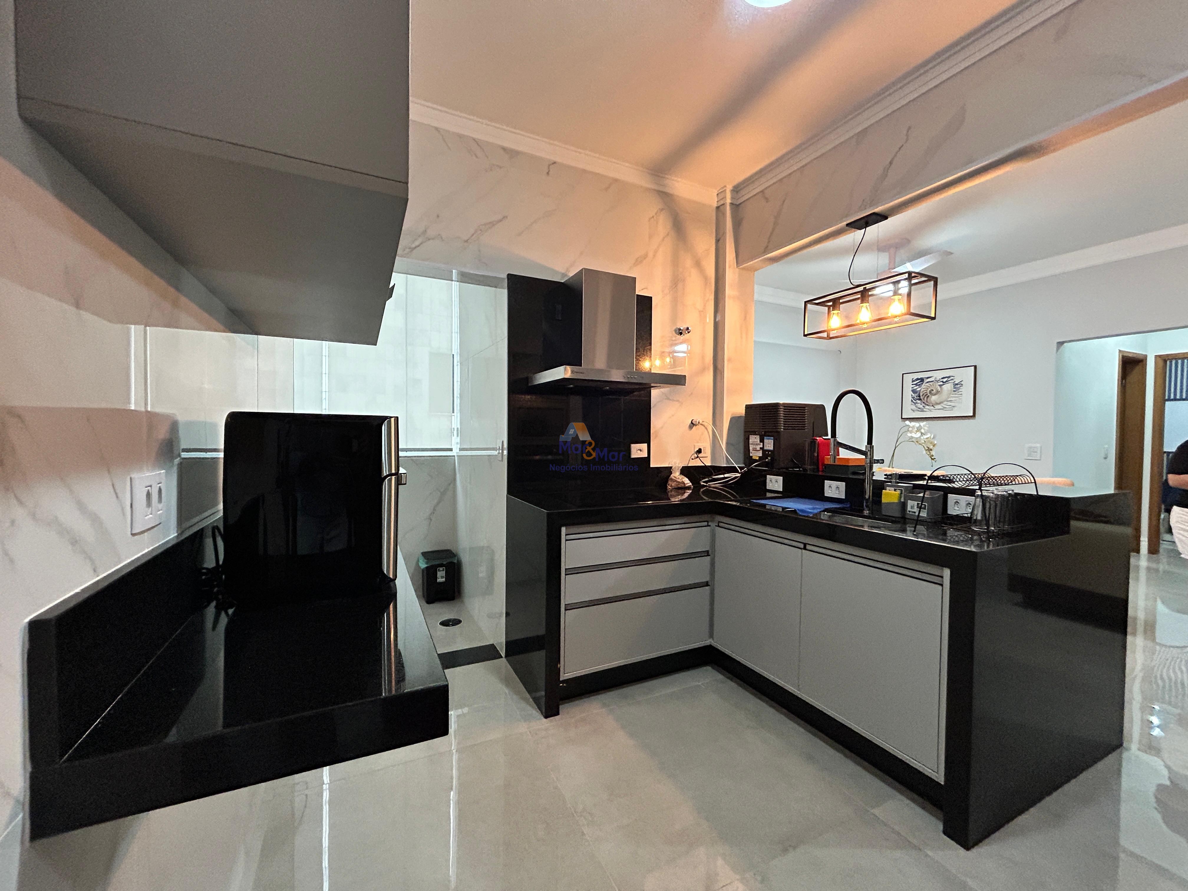 Apartamento na Praia das Pitangueiras, Guarujá - SP