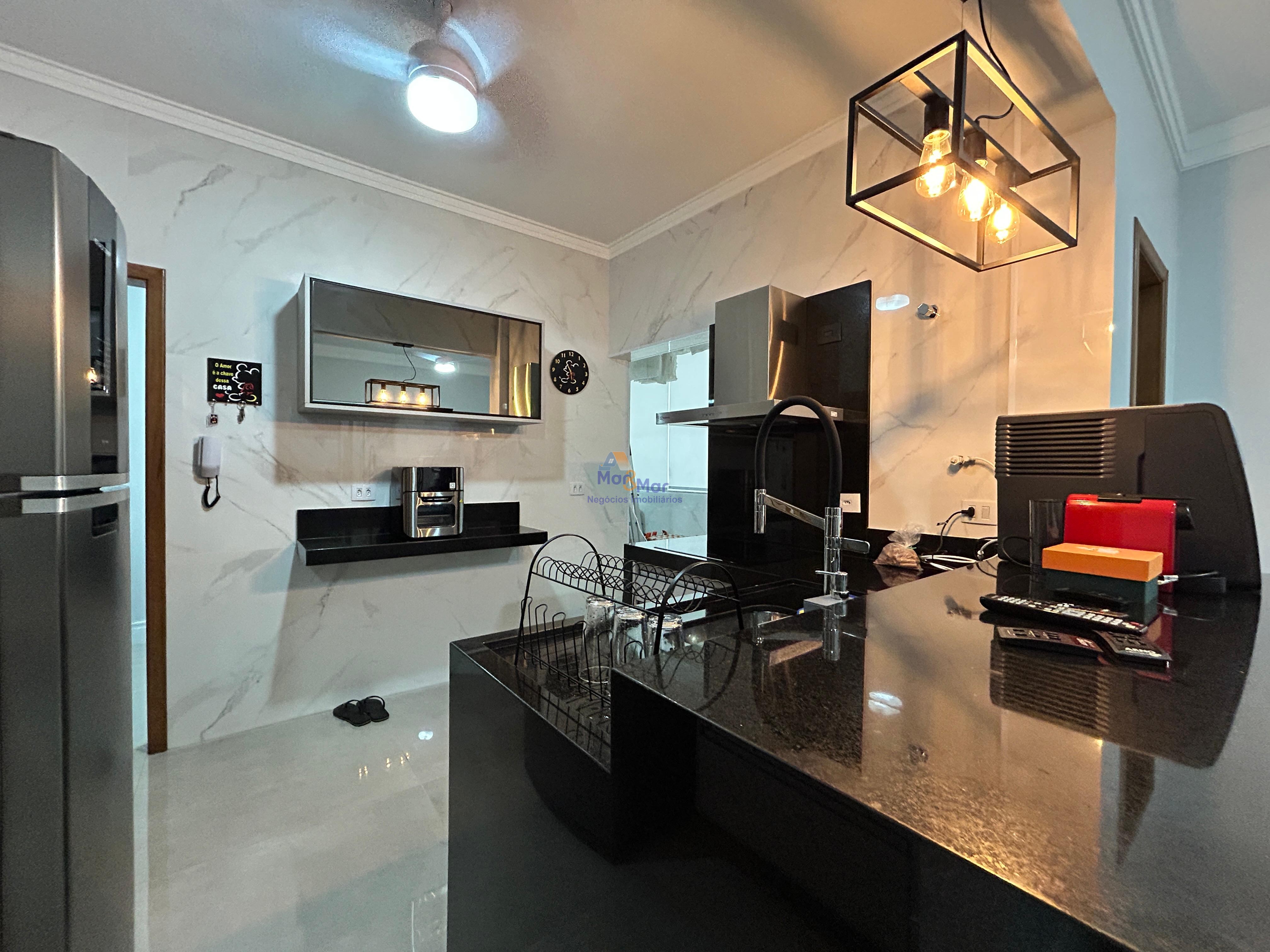 Apartamento na Praia das Pitangueiras, Guarujá - SP