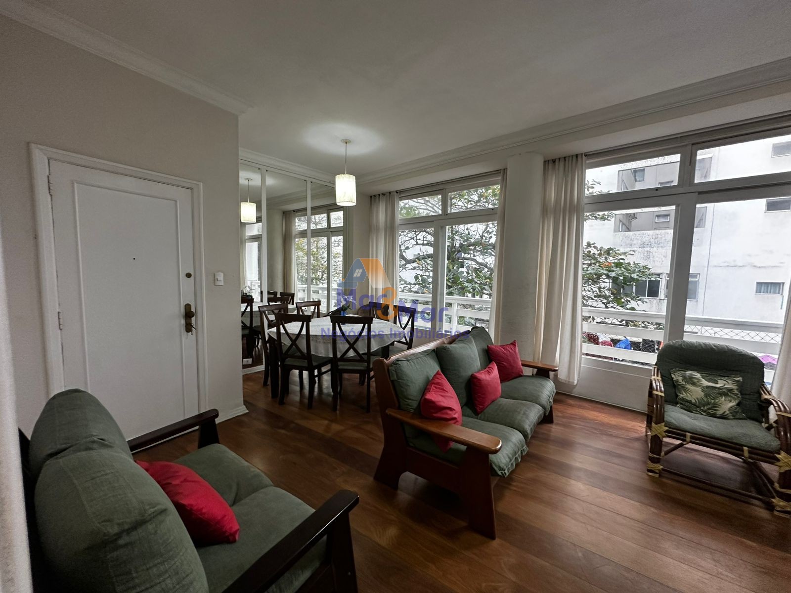Apartamento-2-dormitorios-Pitangueiras