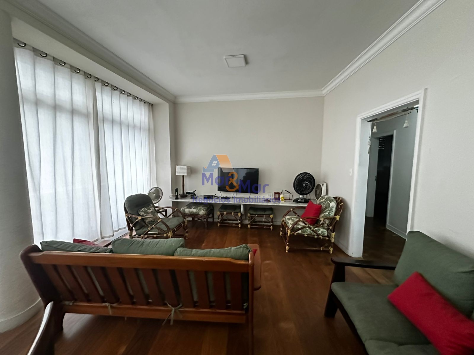 Apartamento-2-dormitorios-Pitangueiras