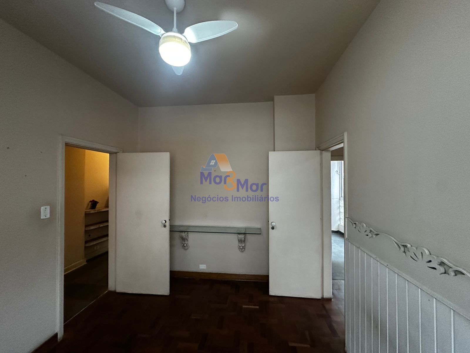 Apartamento na Praia das Pitangueiras, Guarujá - SP