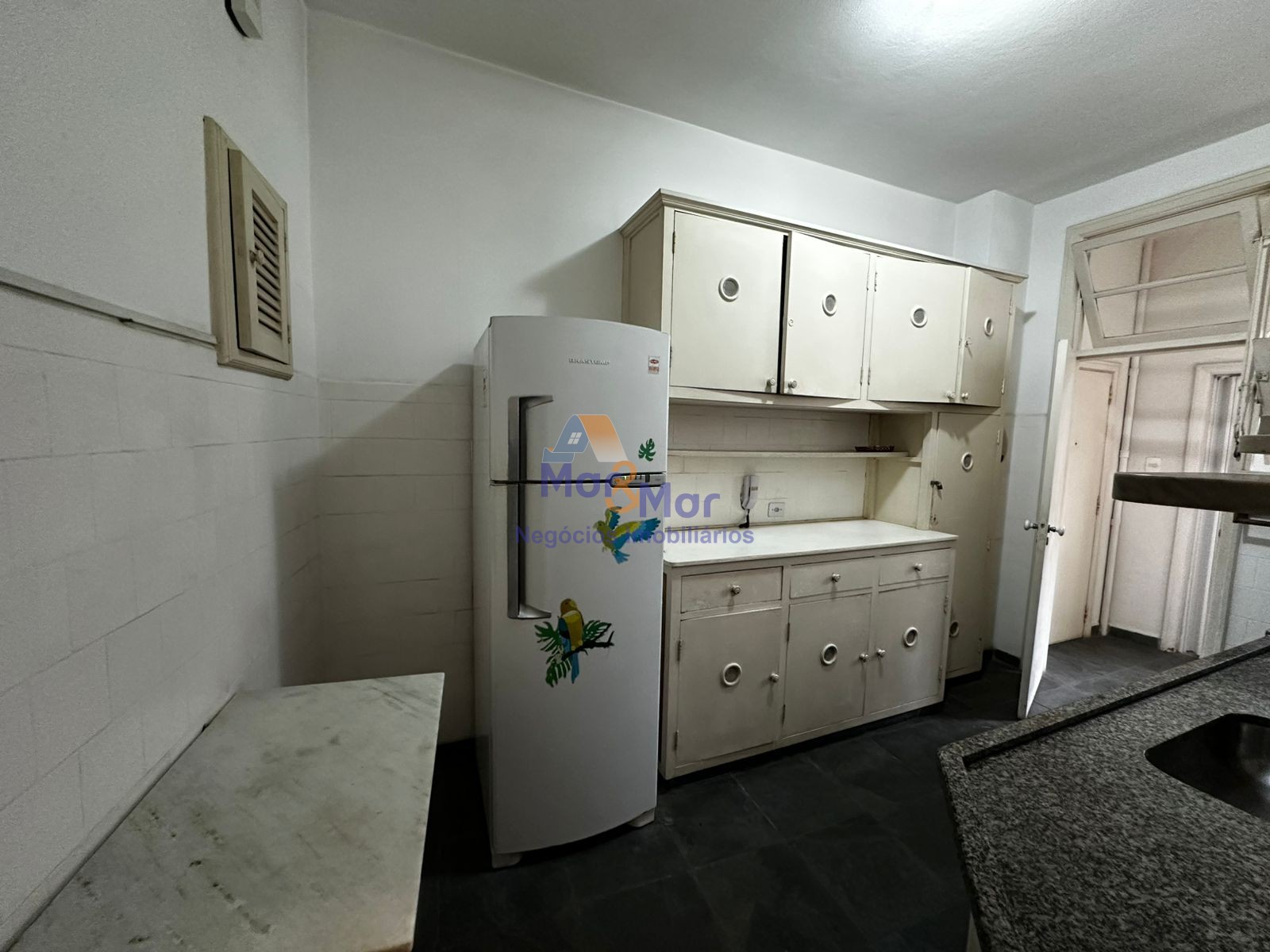 Apartamento na Praia das Pitangueiras, Guarujá - SP