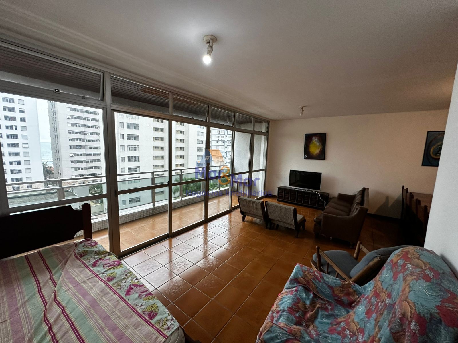 Apartamento na Praia das Pitangueiras, Guarujá - SP